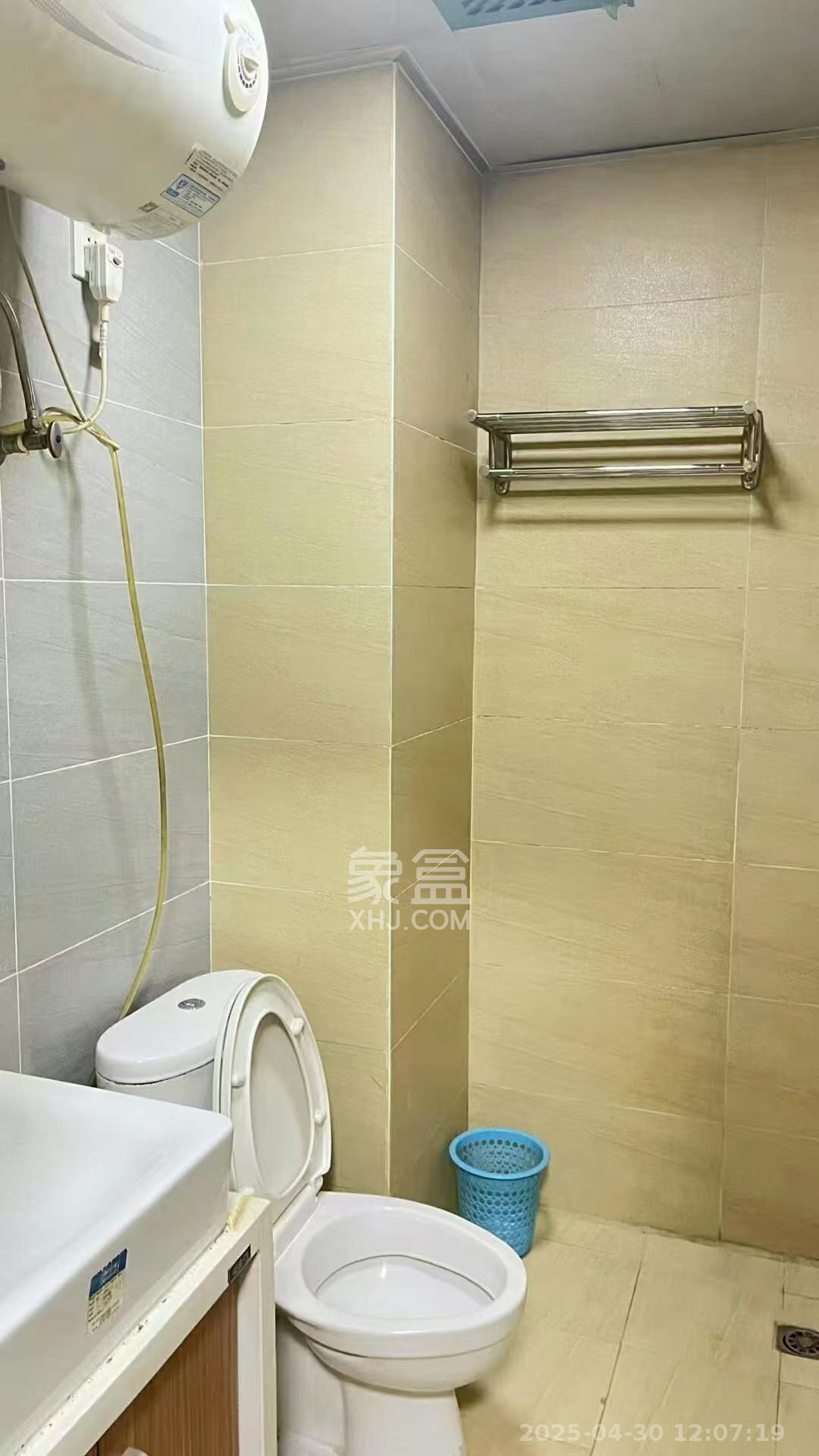 长盛上东区 1室1厅1卫 1600.0元/月 长盛上东区 1室1厅1卫 1600.0元/月室内图