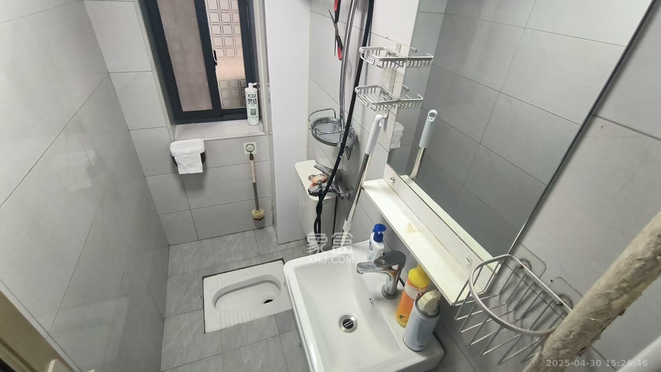 通泰街商居楼  2室1厅1卫   2400.00元/月室内图