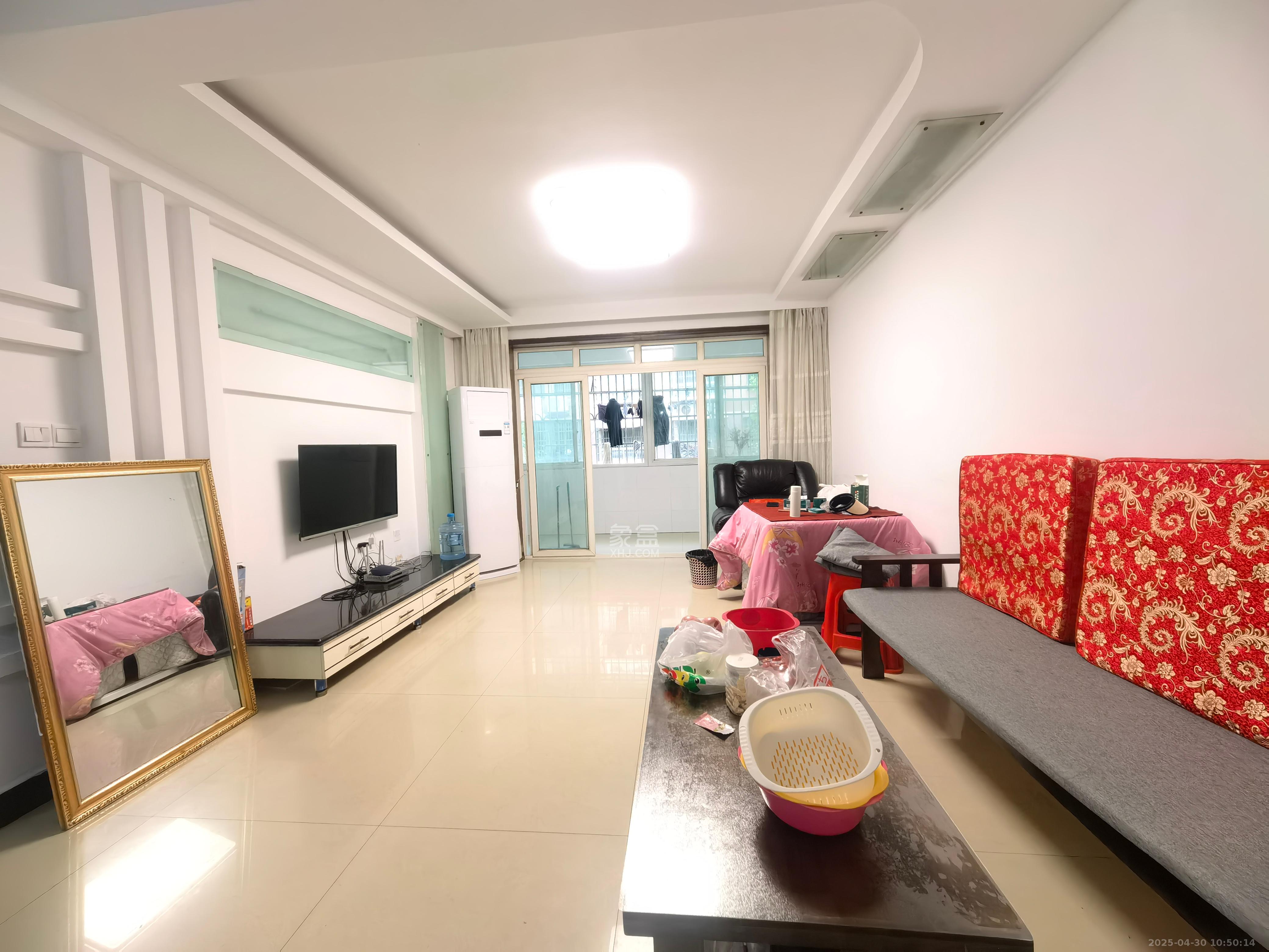 星邮小区  3室2厅2卫    1600.0元/月