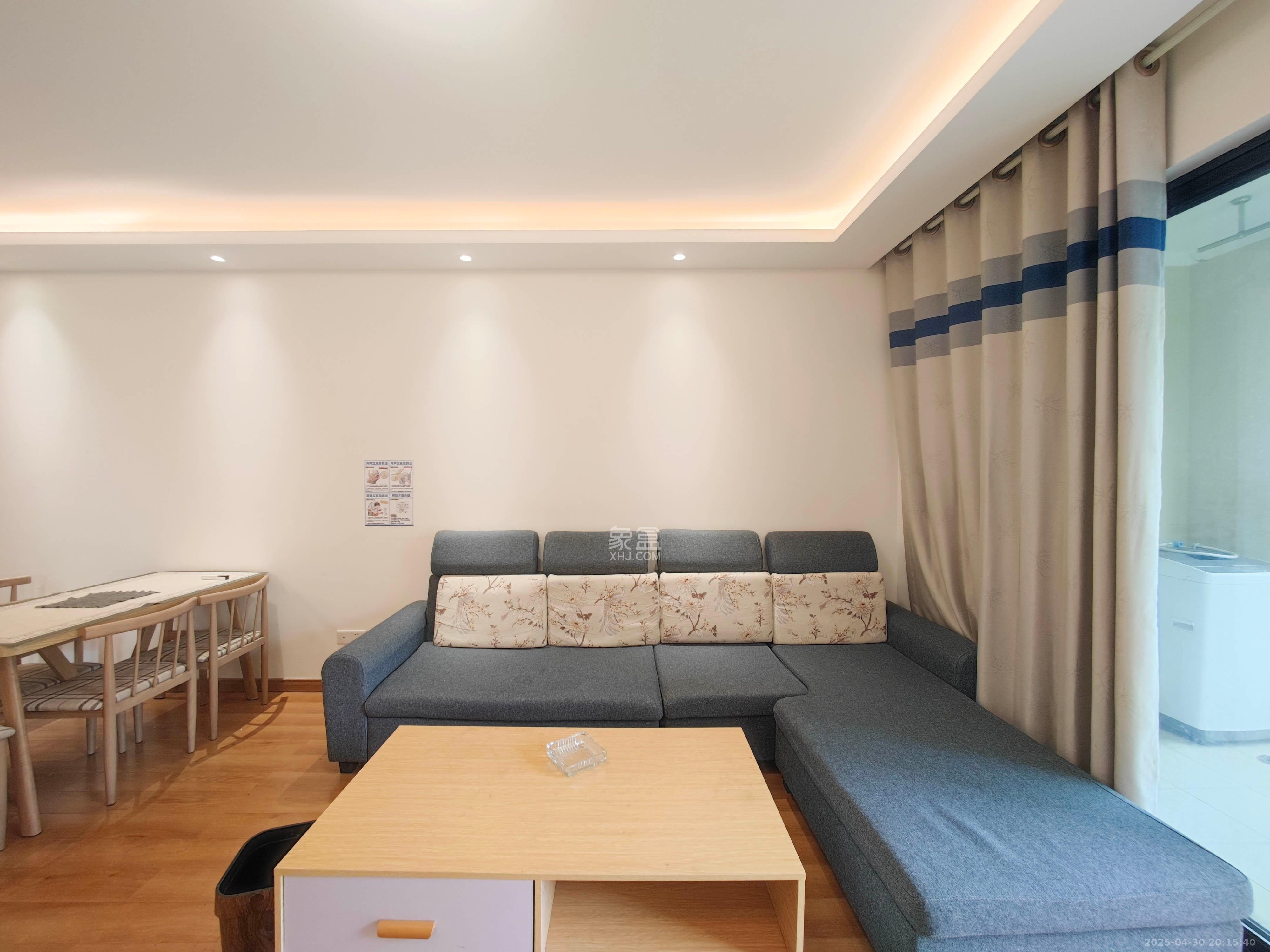 中建璟和城 3室2厅1卫 91.8万 中建璟和城 3室2厅1卫 91.8万客厅