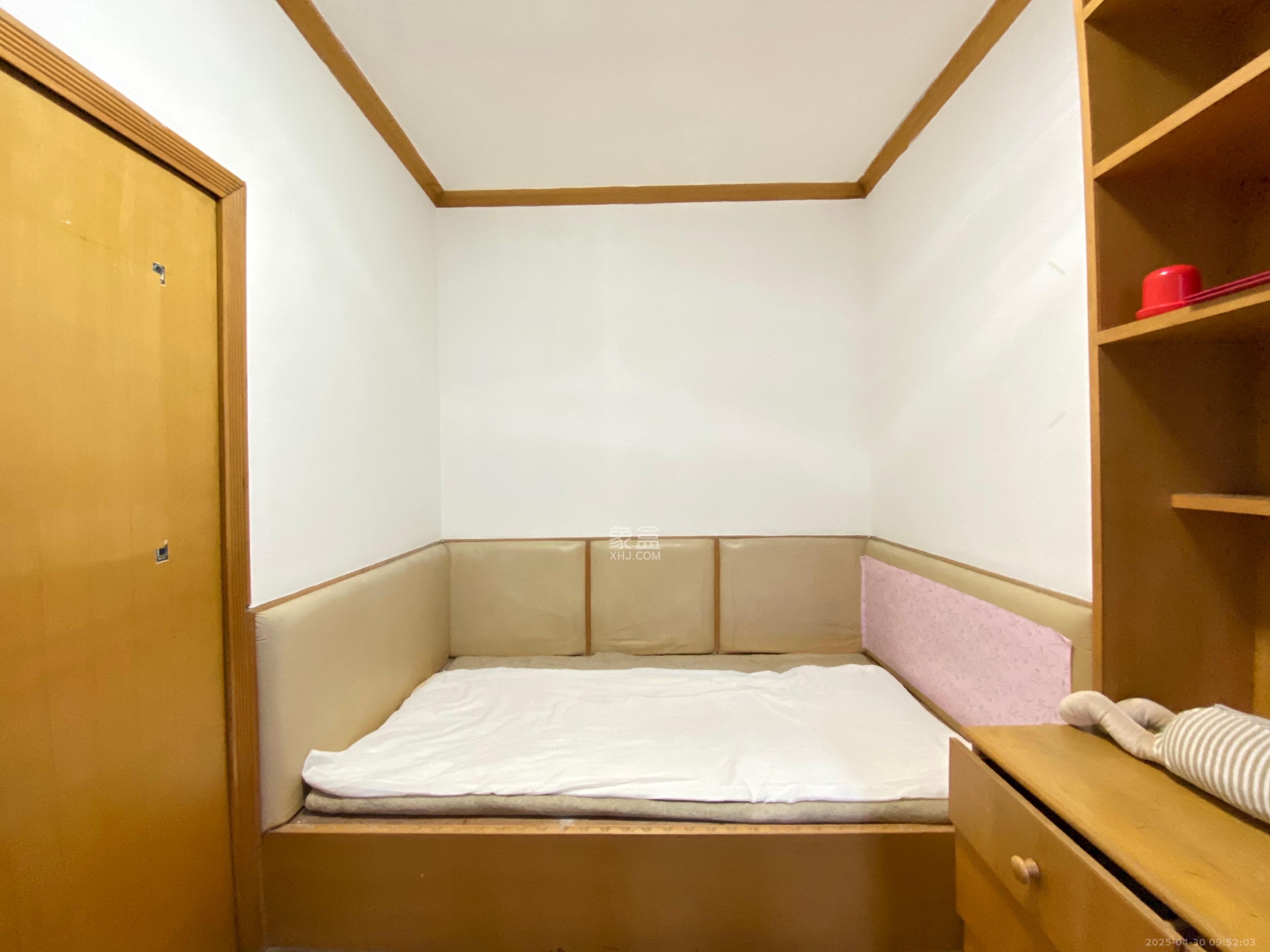 富雅坪社区(红墙巷) 3室2厅1卫 2000.0元/月 富雅坪社区(红墙巷) 3室2厅1卫 2000.0元/月室内图