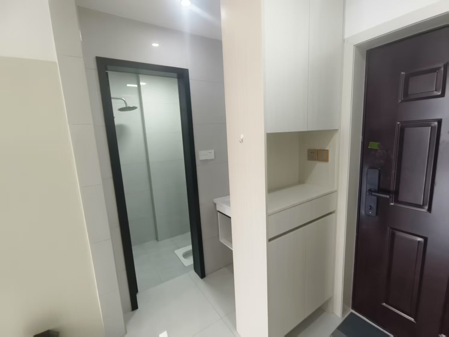 保利香槟国际  1室1厅1卫    21.8万 保利香槟国际  1室1厅1卫    21.8万室内图