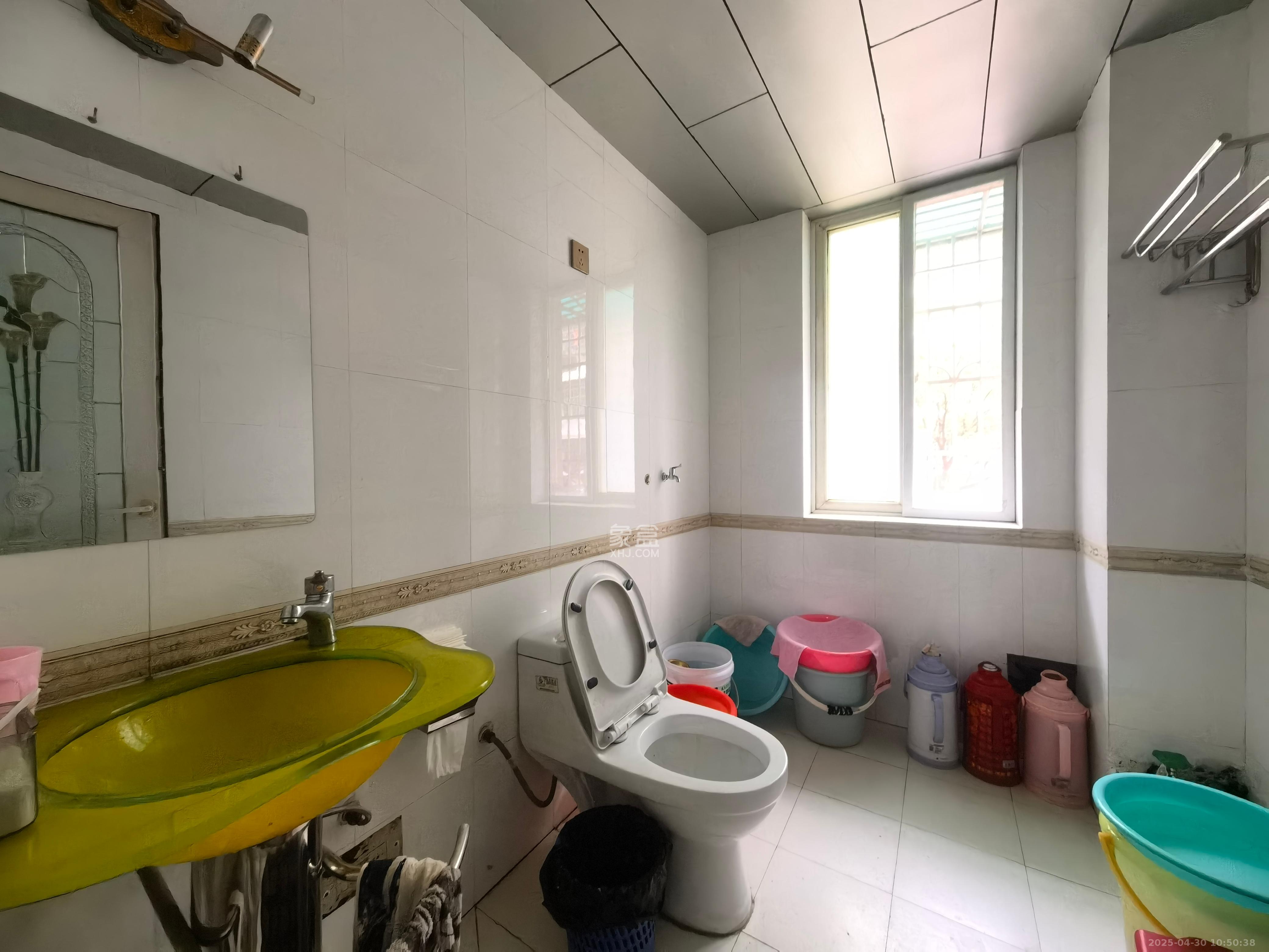 星邮小区  3室2厅2卫   1600.00元/月室内图