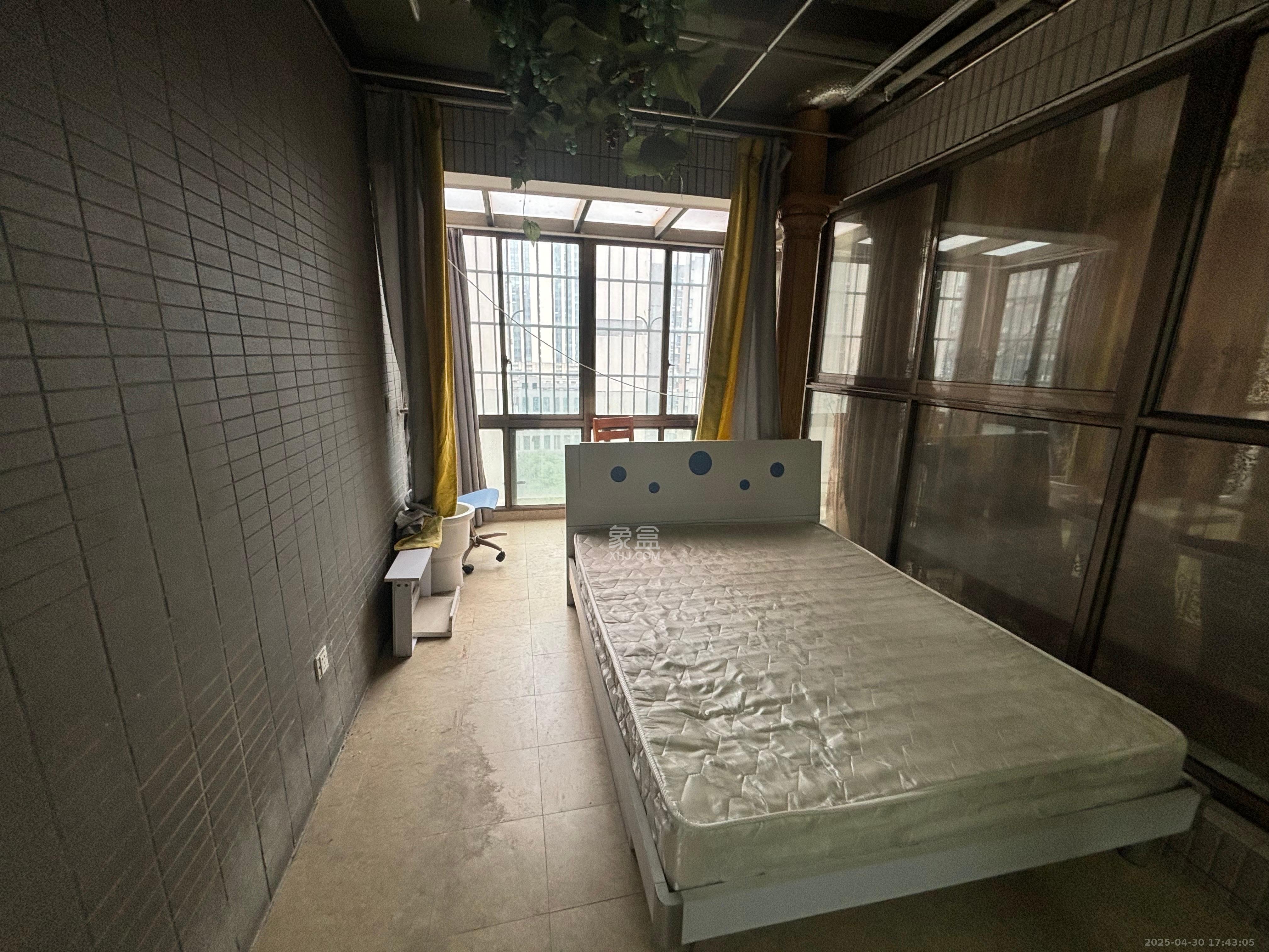 岳泰理想城  2室2厅1卫   4000.00元/月室内图