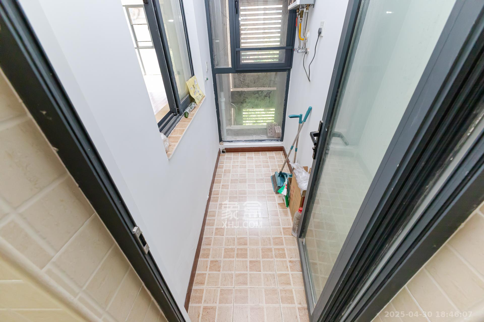 明发国际城 2室1厅1卫 68.8万 明发国际城 2室1厅1卫 68.8万阳台