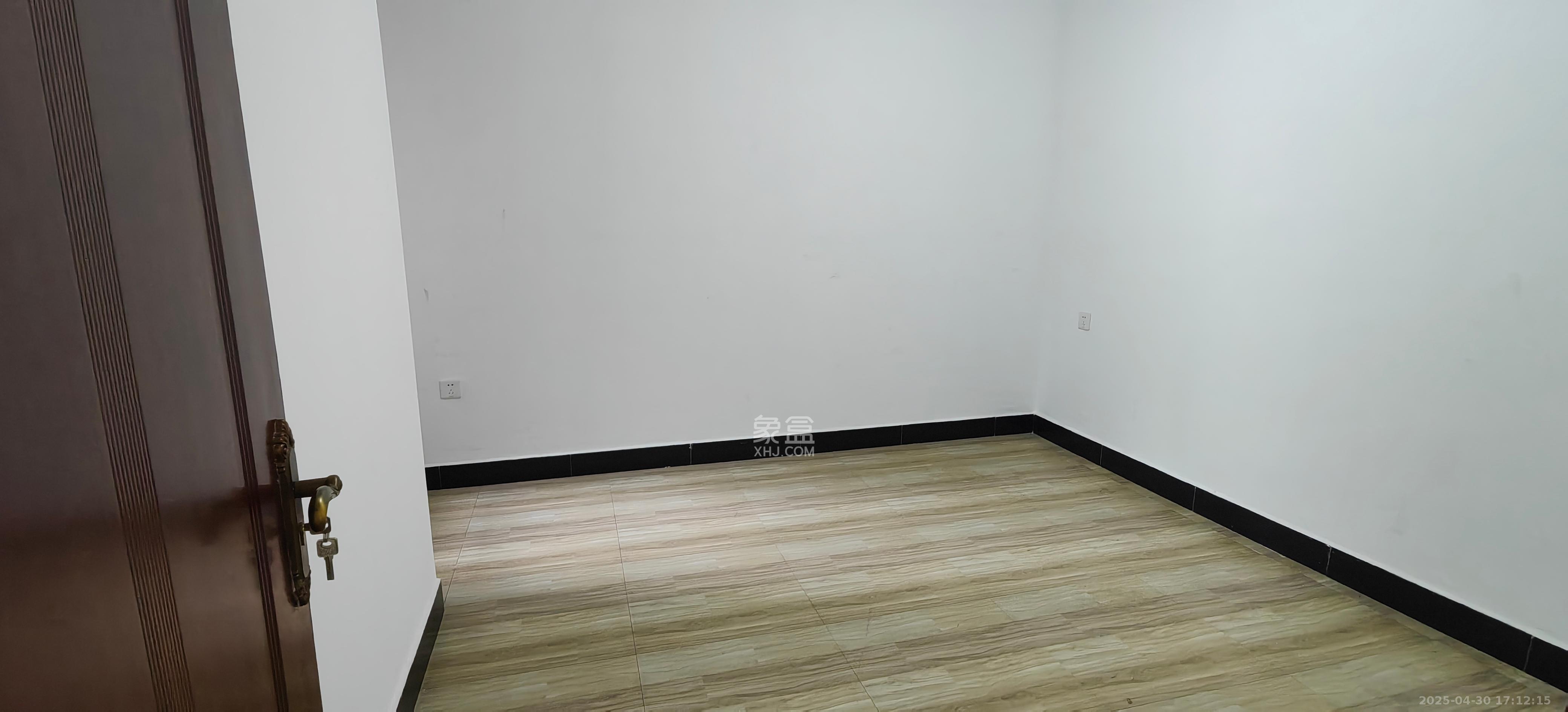 北辰三角洲E4区  3室2厅1卫   3200.00元/月室内图