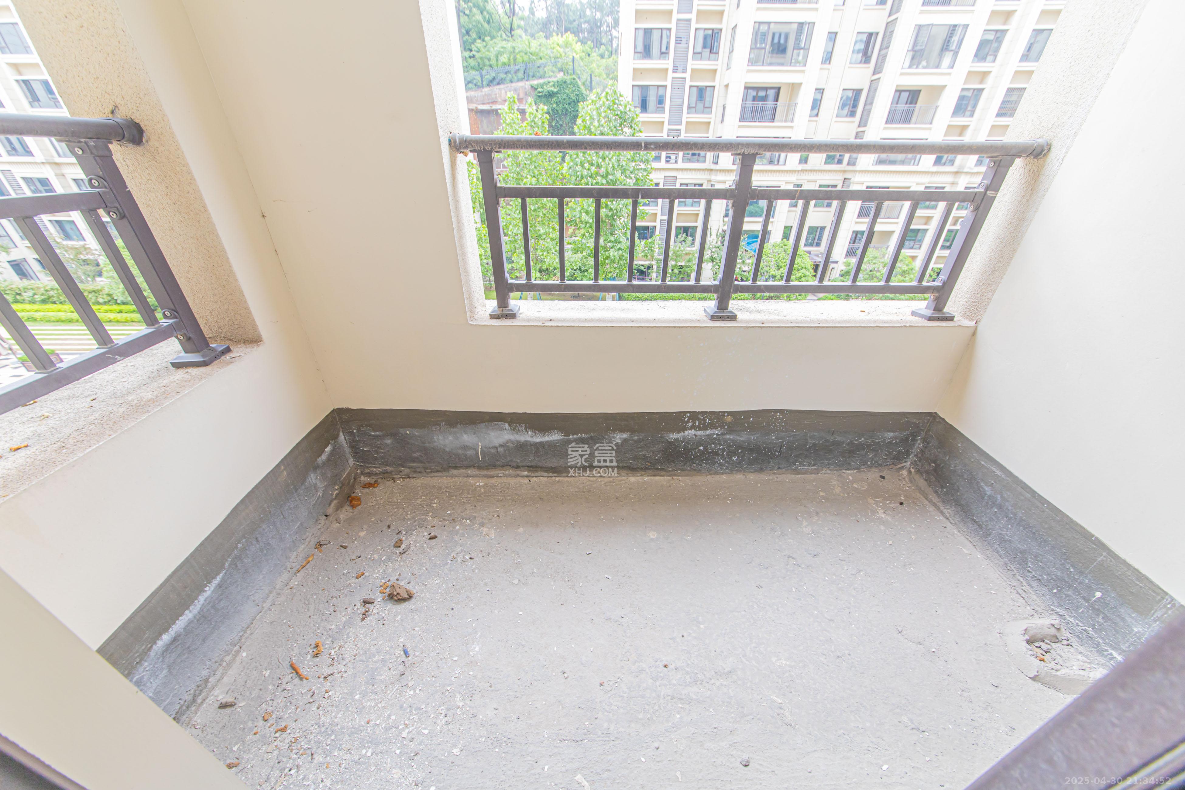 长沙美的梧桐庄园 3室2厅2卫 125.0万 长沙美的梧桐庄园 3室2厅2卫 125.0万阳台