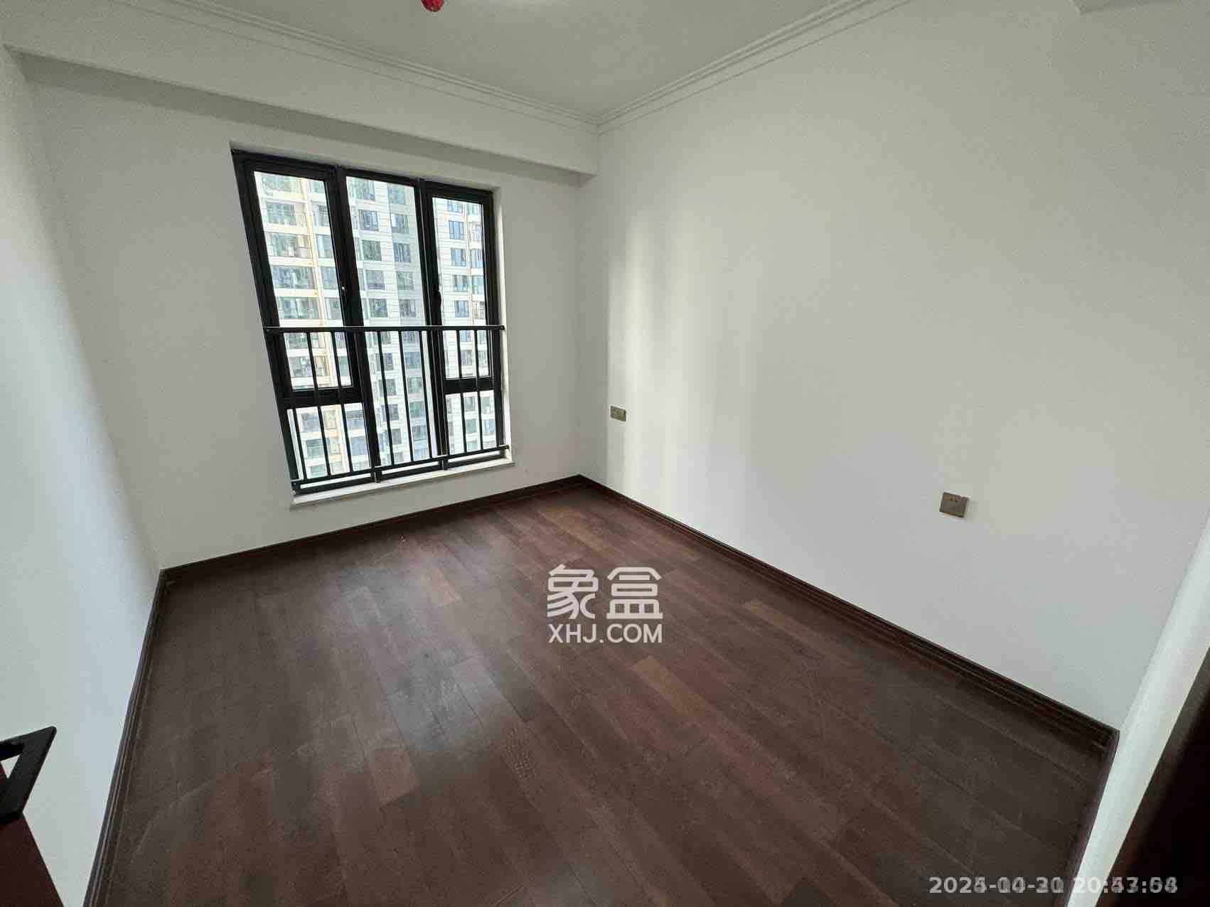 绿地长沙城际空间站（绿地新里佳苑）  4室2厅2卫   3600.00元/月室内图