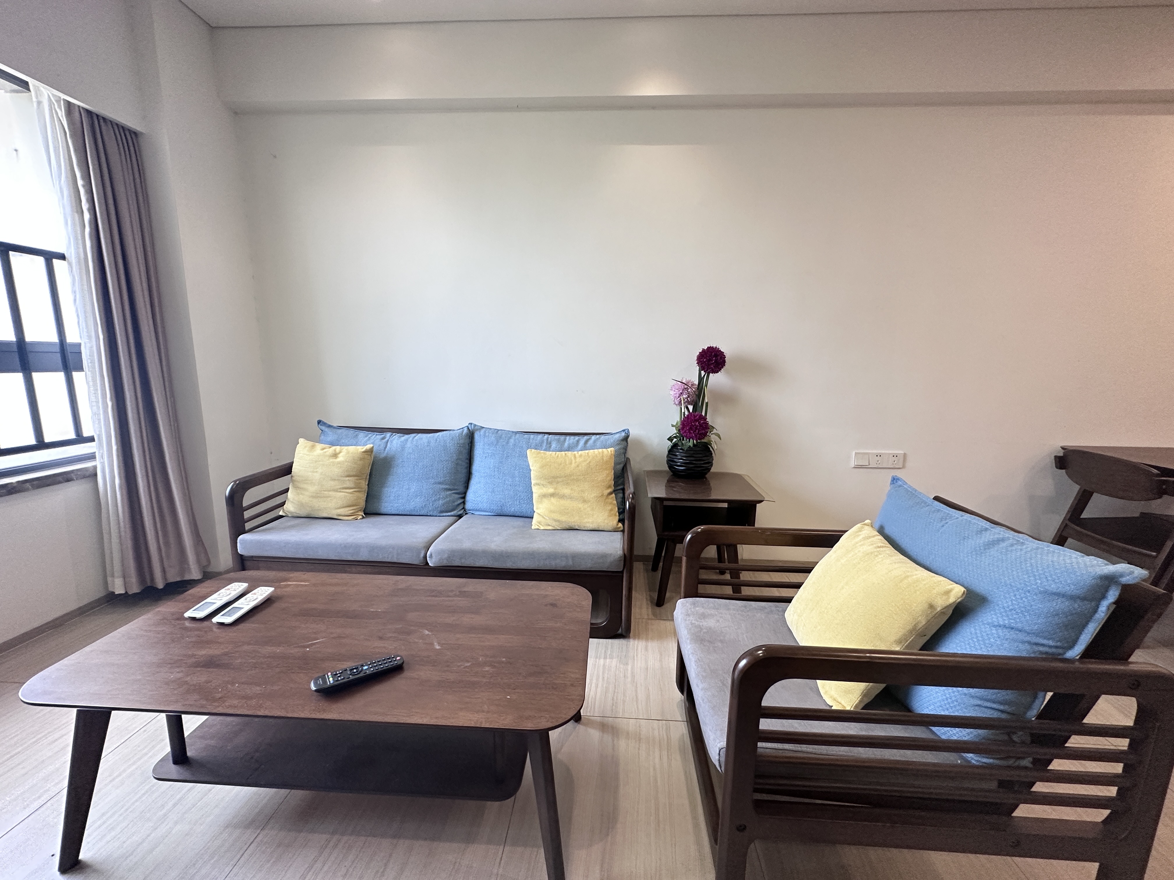 海航豪庭南苑 1室1厅1卫 115.0万 海航豪庭南苑 1室1厅1卫 115.0万客厅