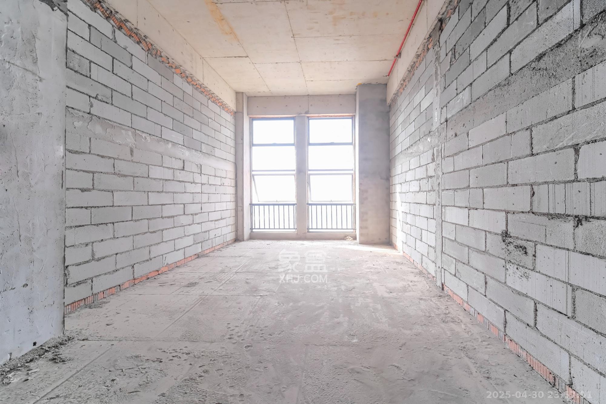 佳俊万家府 1室0厅0卫 29.8万 佳俊万家府 1室0厅0卫 29.8万客厅