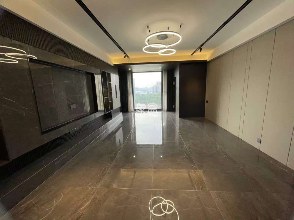 湖景名城  3室2厅2卫   145.00万