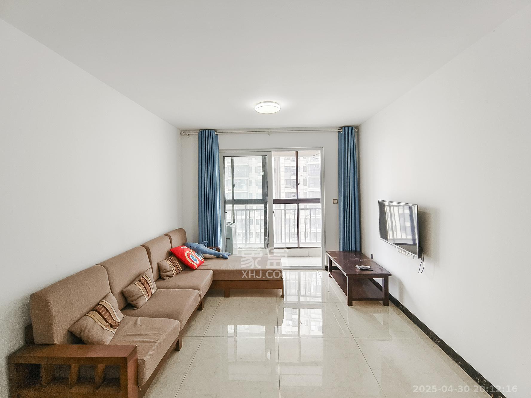 保利香槟国际  2室2厅1卫    54.8万 保利香槟国际  2室2厅1卫    54.8万客厅