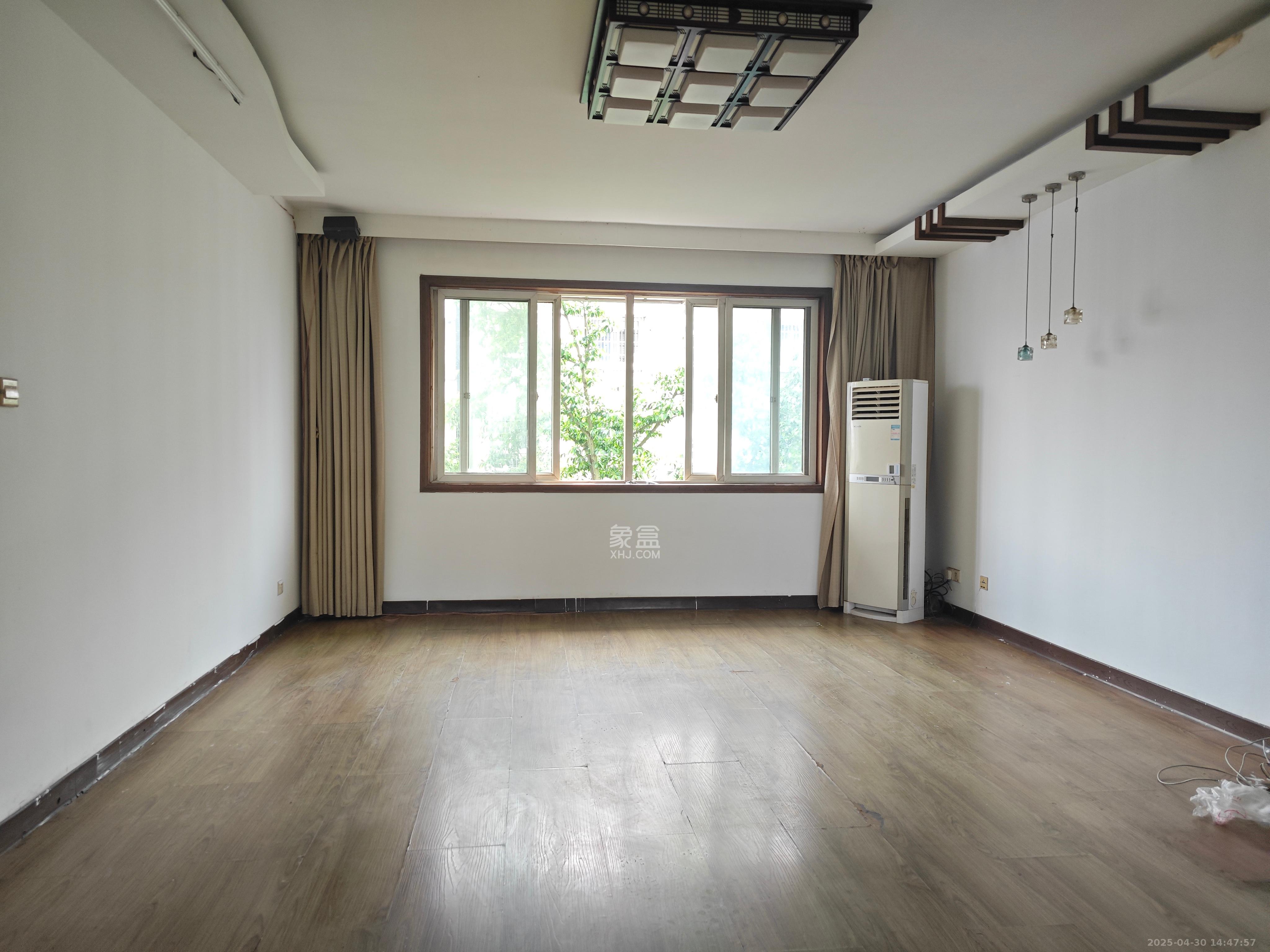 星沙国税局宿舍(星邻东苑) 4室2厅1卫 2100.0元/月 星沙国税局宿舍(星邻东苑) 4室2厅1卫 2100.0元/月室内图