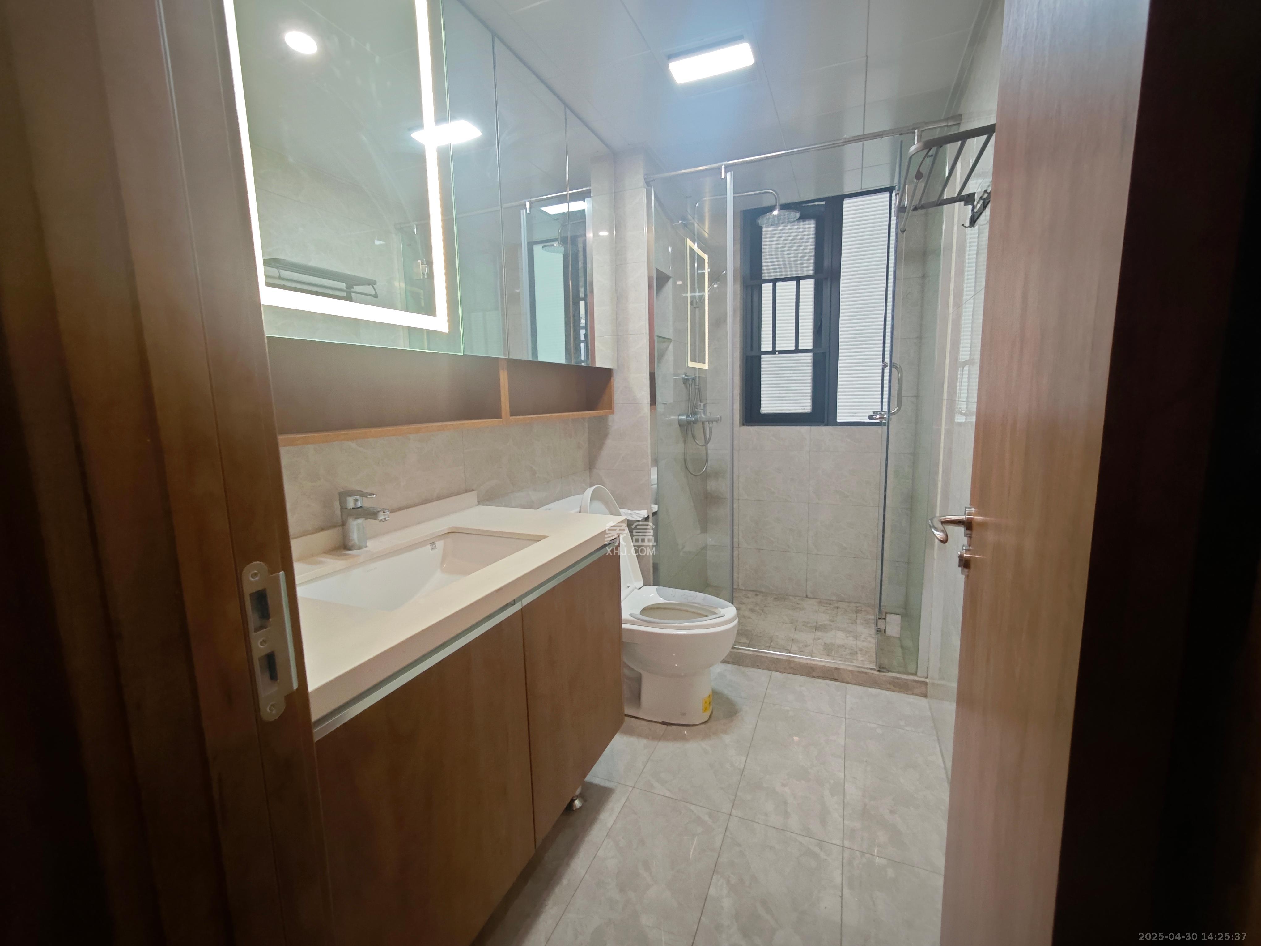 旭辉都会山  3室2厅2卫   3600.00元/月室内图