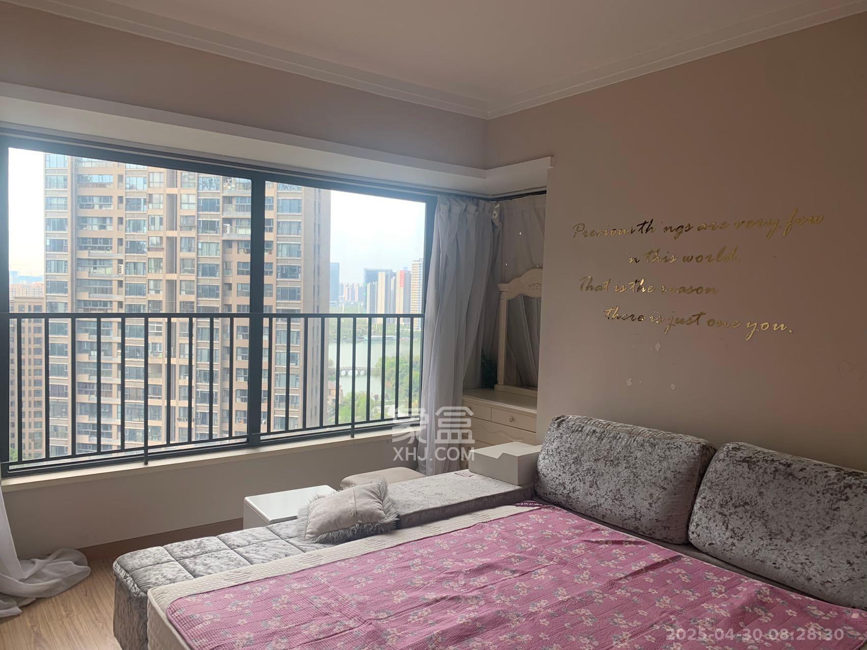 藏珑湖上国际花园 4室2厅2卫 4500.0元/月 藏珑湖上国际花园 4室2厅2卫 4500.0元/月室内图