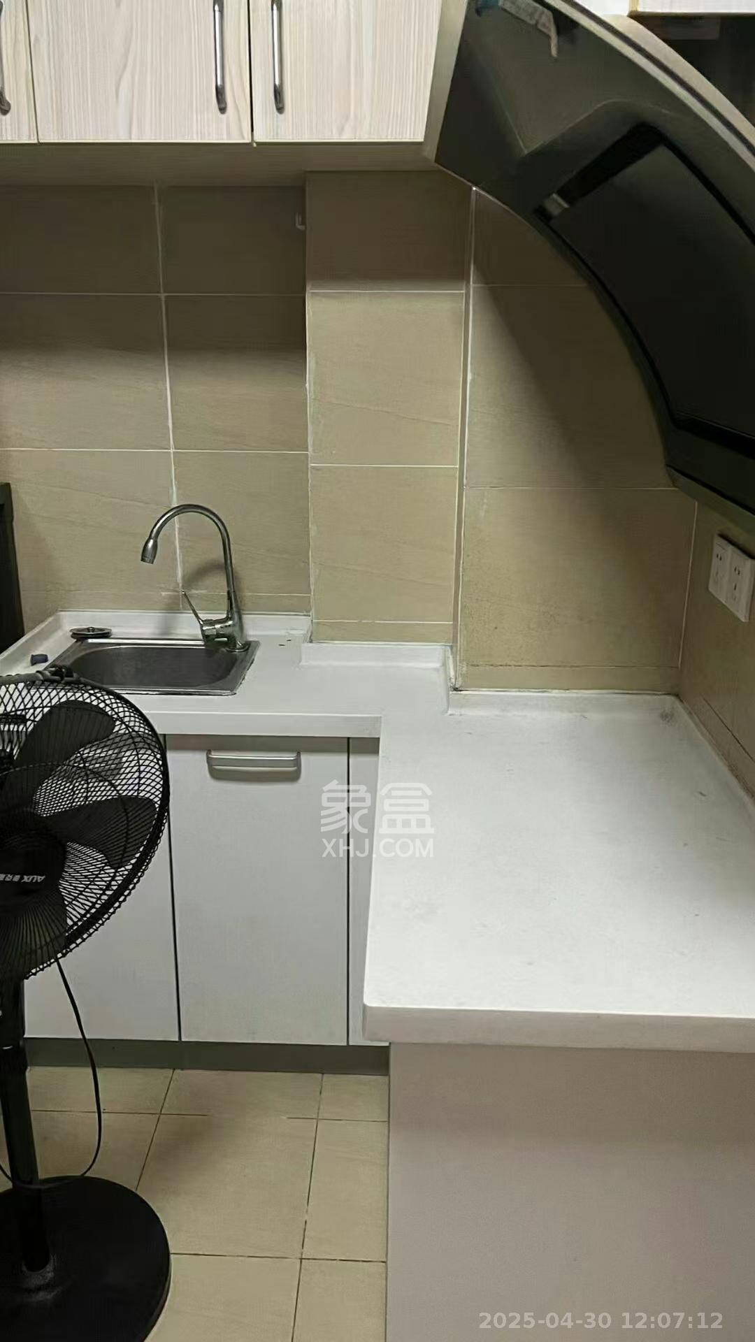 长盛上东区 1室1厅1卫 1600.0元/月 长盛上东区 1室1厅1卫 1600.0元/月室内图