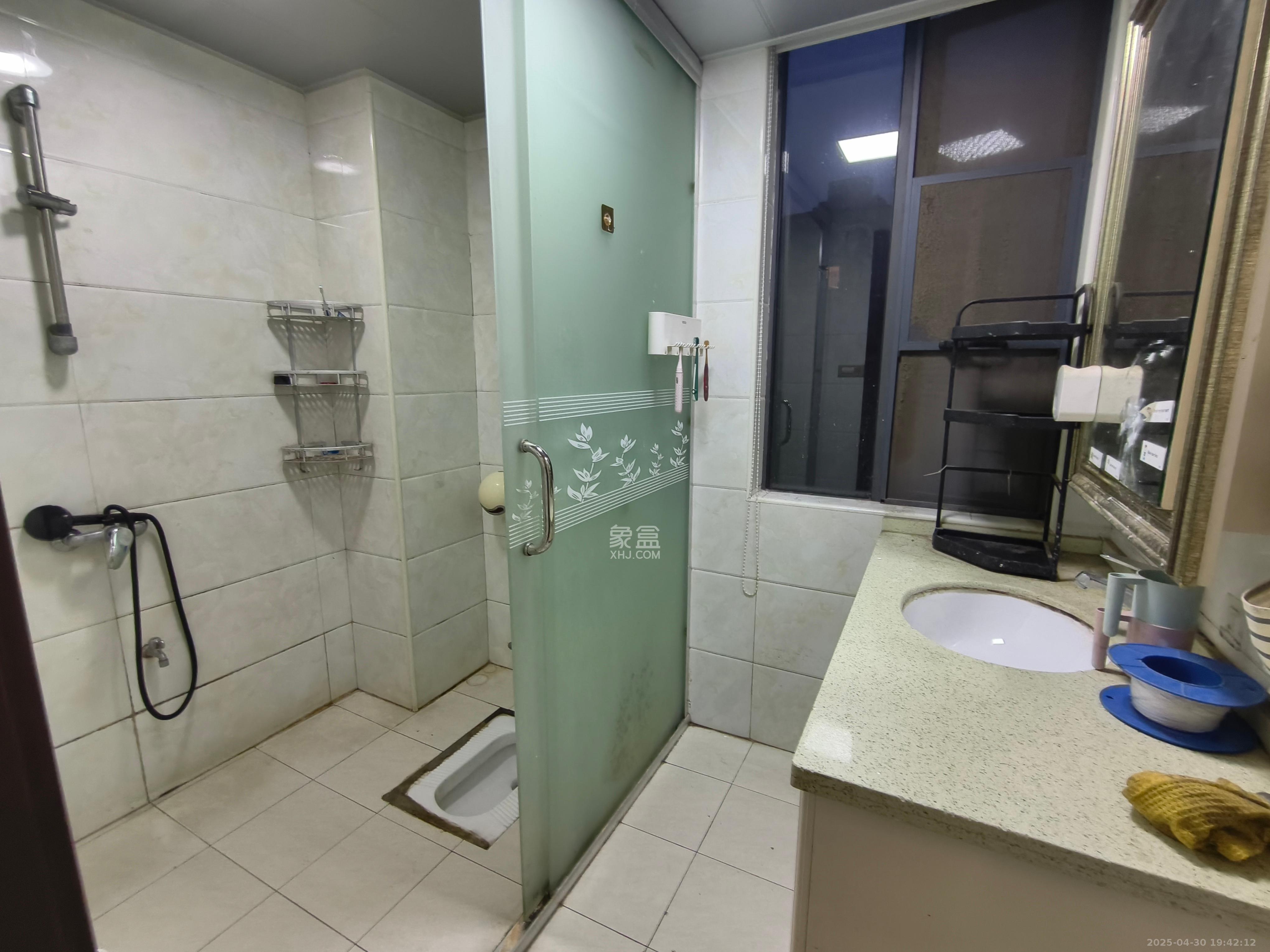 兴威帕克水岸  3室2厅2卫   2300.00元/月室内图