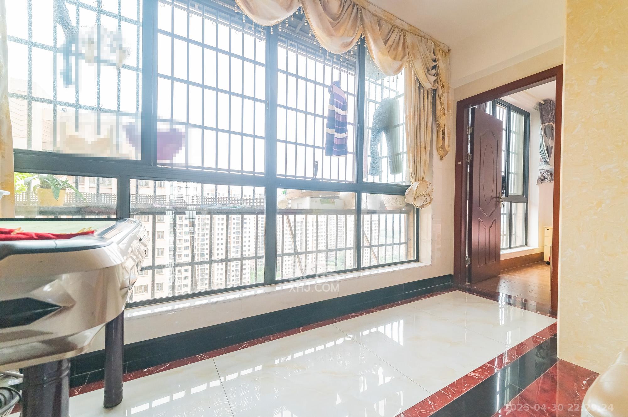 深业睿城 4室2厅2卫 120.8万 深业睿城 4室2厅2卫 120.8万阳台