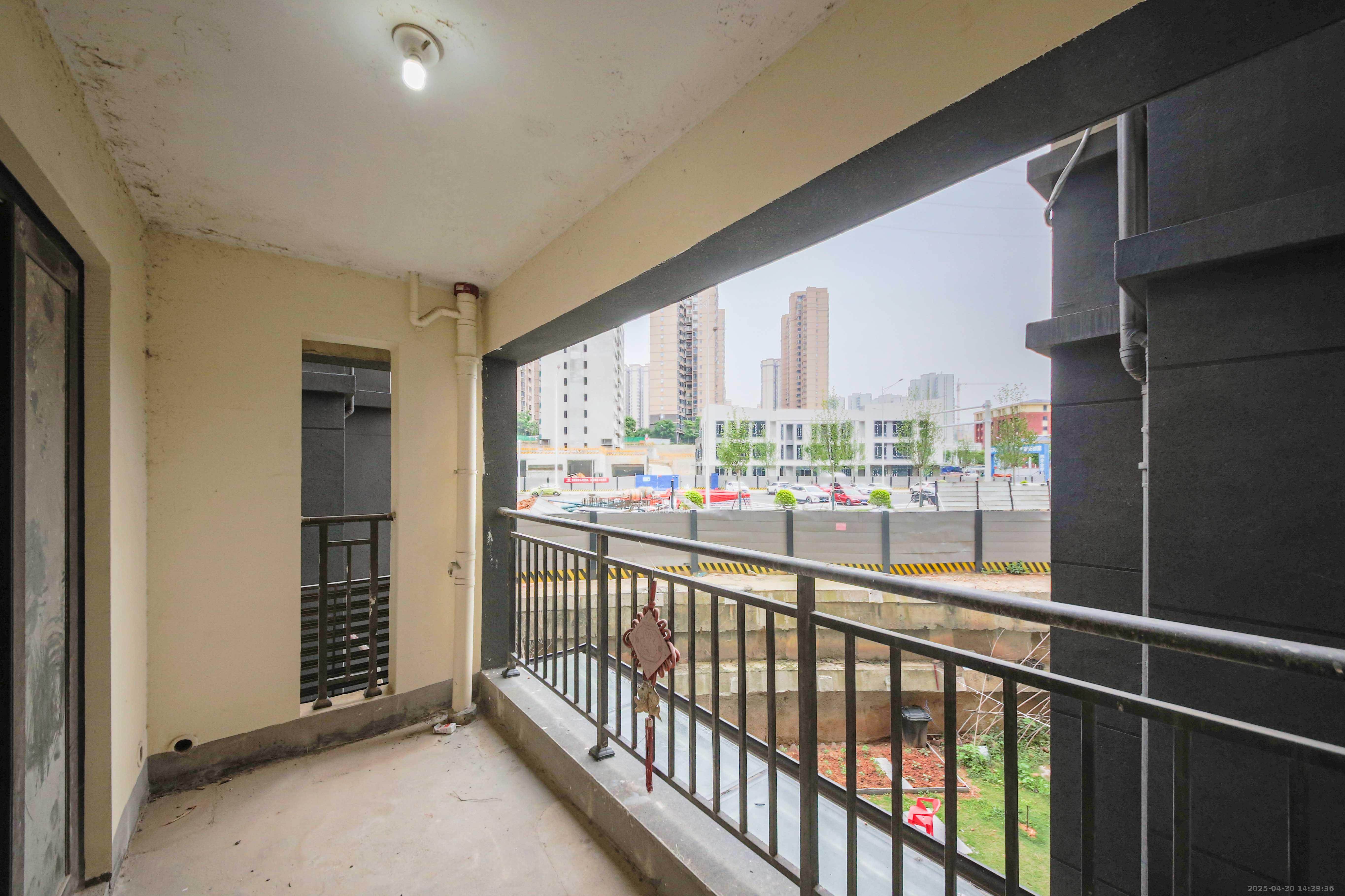 克拉美丽山庄（晟领国际）  4室2厅2卫    105.0万阳台