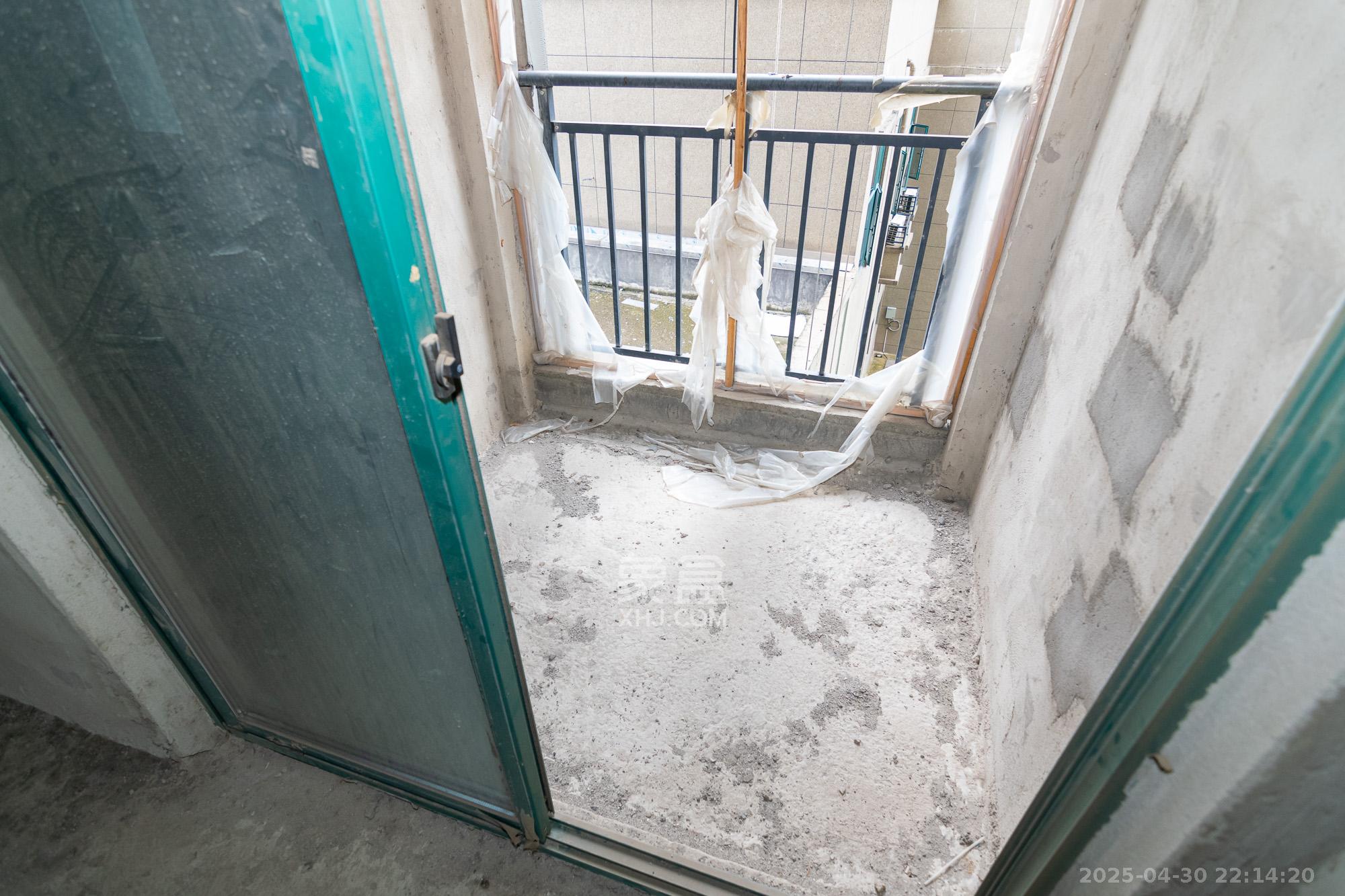 才子城  4室2厅2卫    58.0万 才子城  4室2厅2卫    58.0万阳台