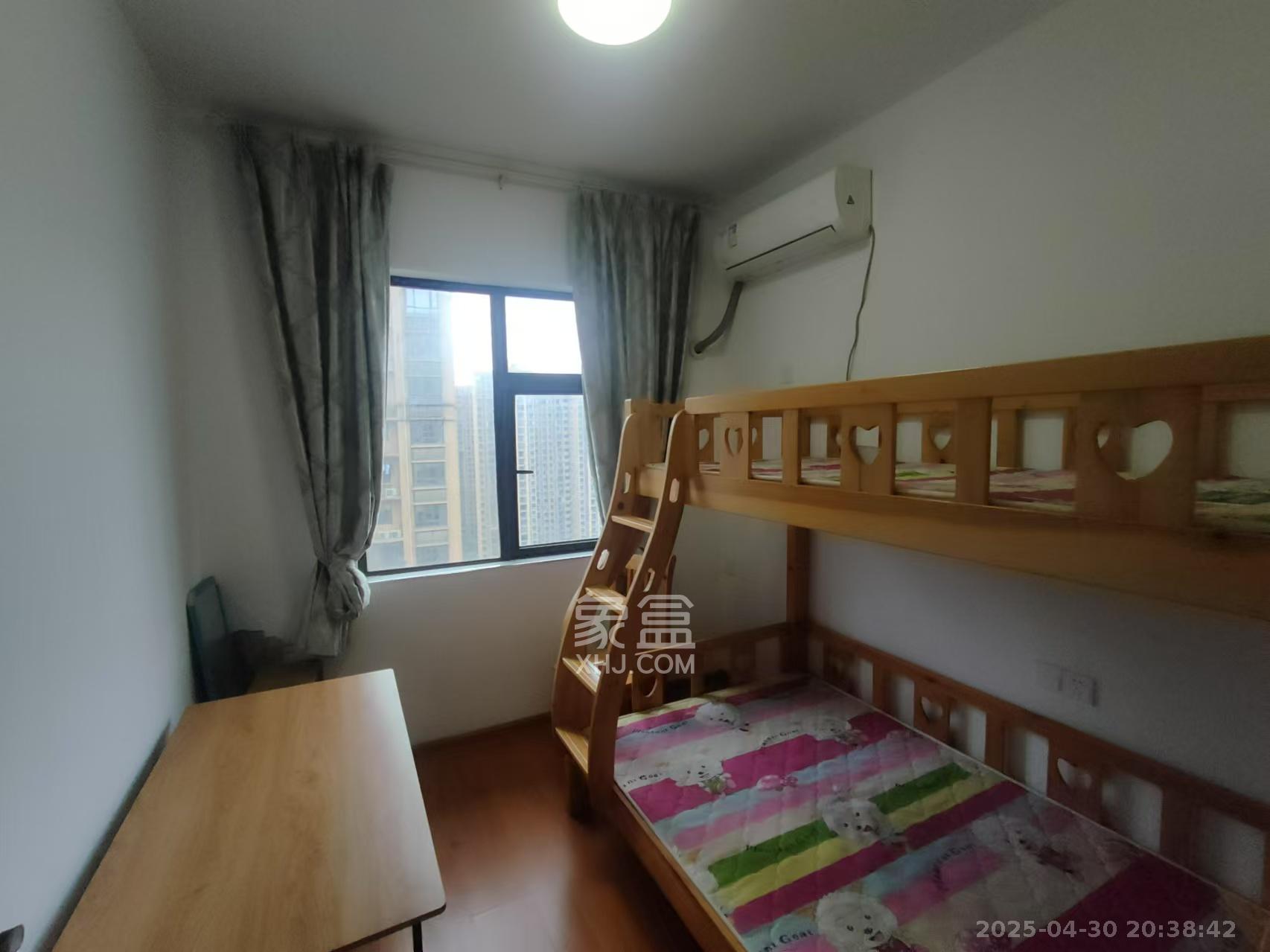 德润小区（丰升德润小区）  4室2厅2卫    3000.0元/月室内图