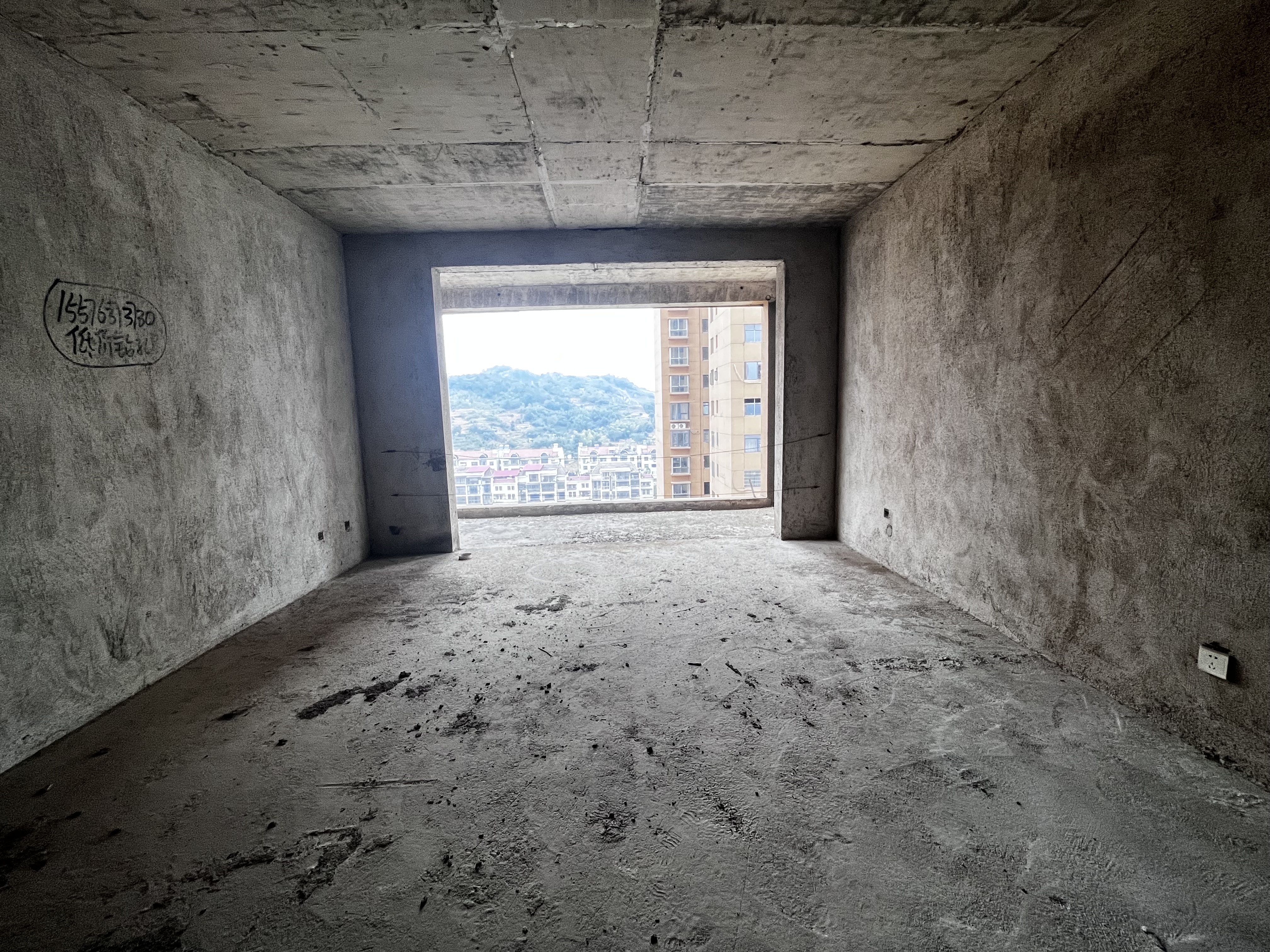 汇富帝景  3室2厅2卫   50.00万