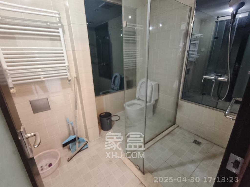 阳光100三期  3室2厅2卫   2800.00元/月室内图