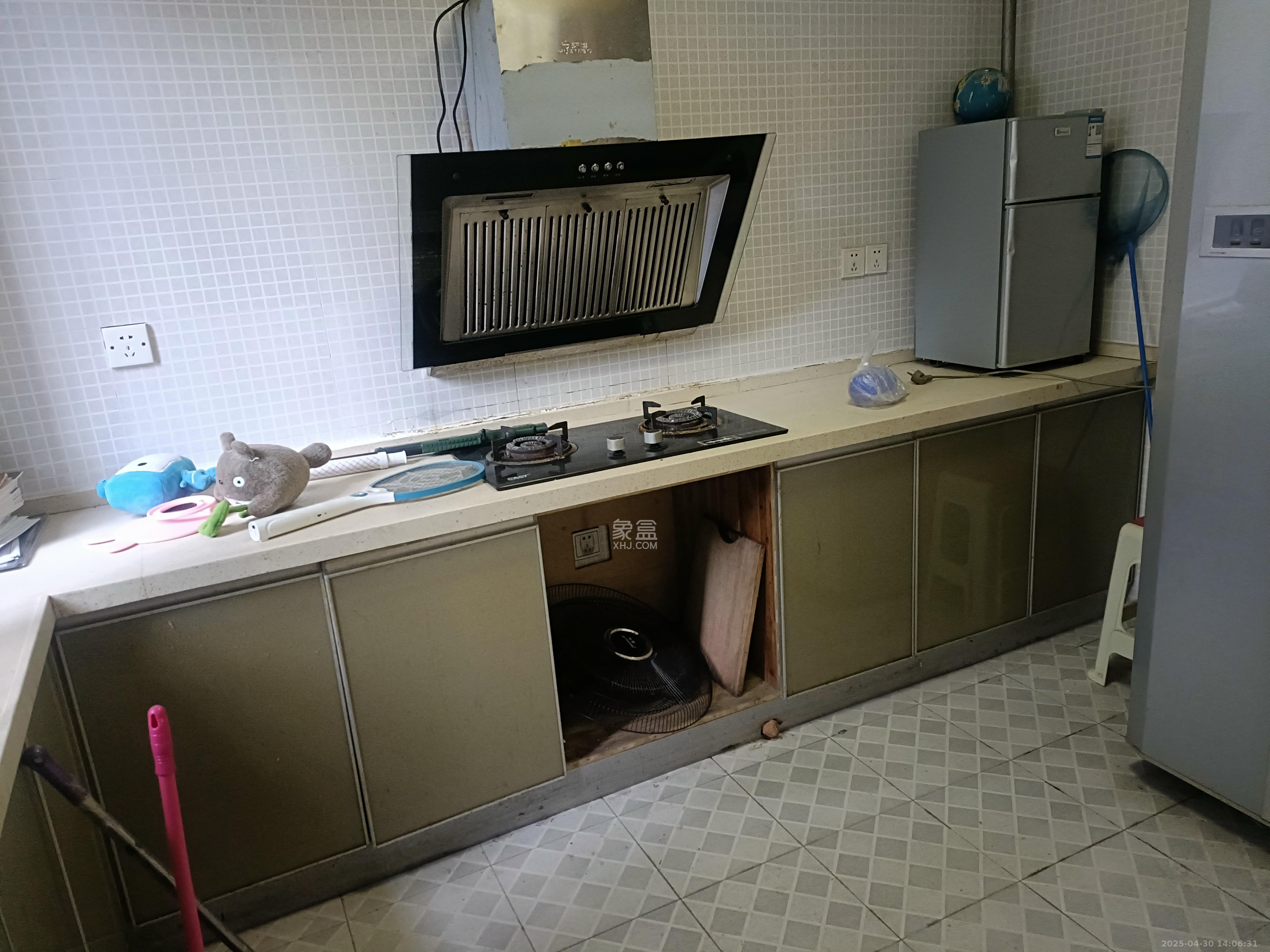 博雅湘水湾  3室2厅2卫   1900.00元/月室内图