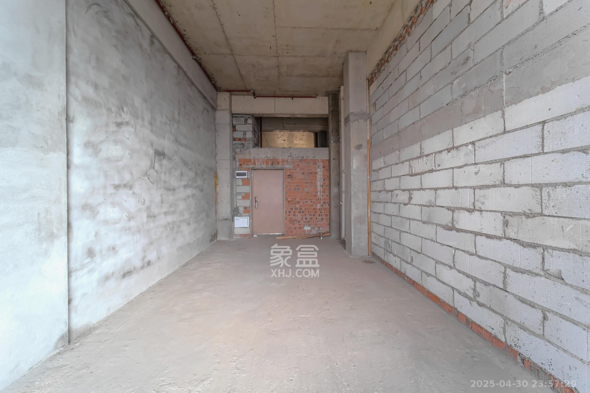 佳俊万家府  1室0厅0卫    28.8万 佳俊万家府  1室0厅0卫    28.8万客厅