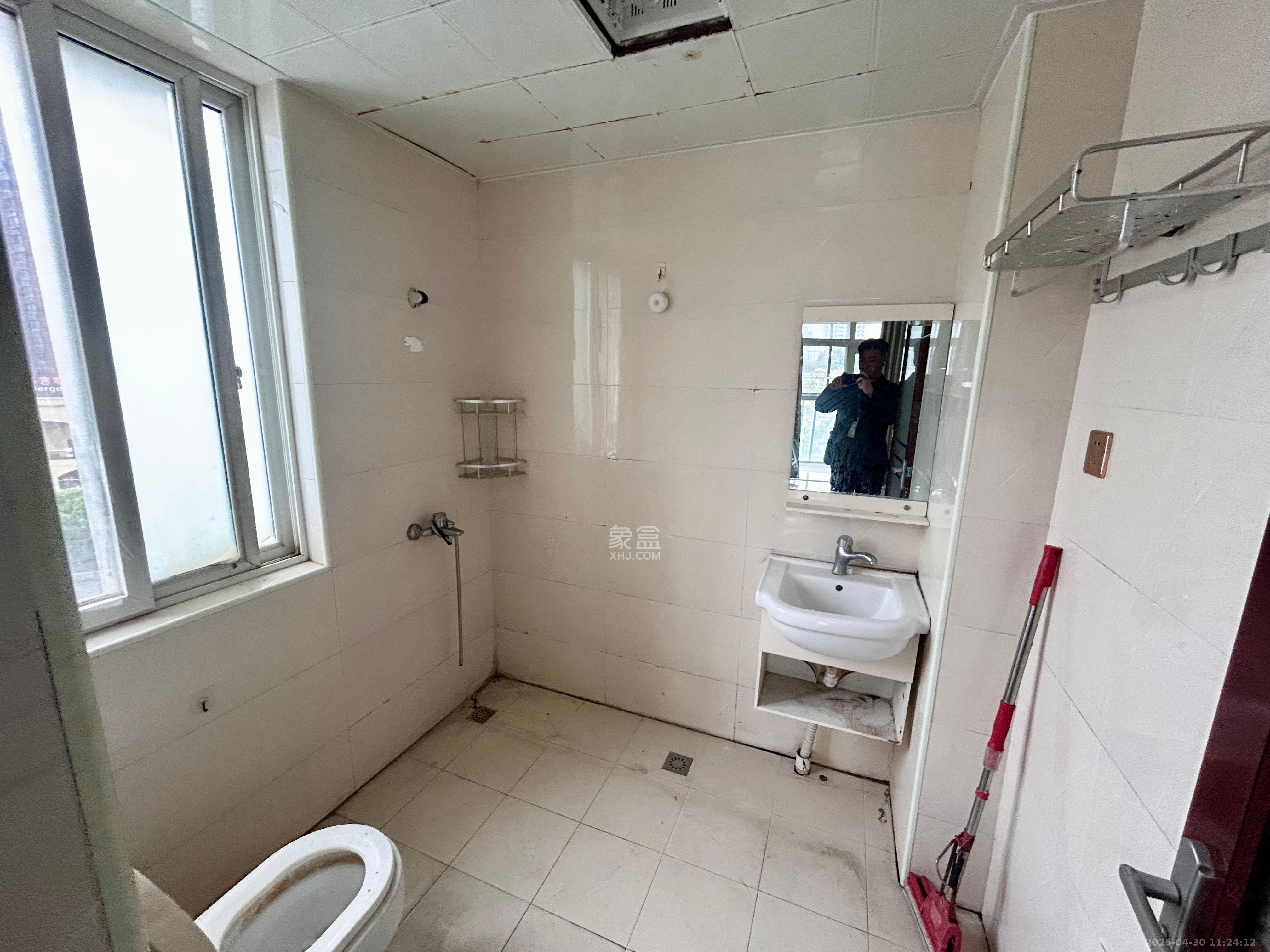 恒丰天湘华庭 3室2厅1卫 2700.0元/月 恒丰天湘华庭 3室2厅1卫 2700.0元/月室内图