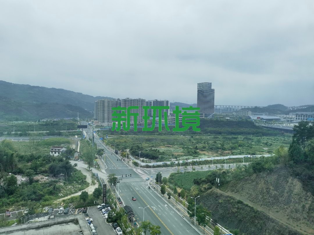 中建凤栖台  4室2厅2卫   58.00万客厅