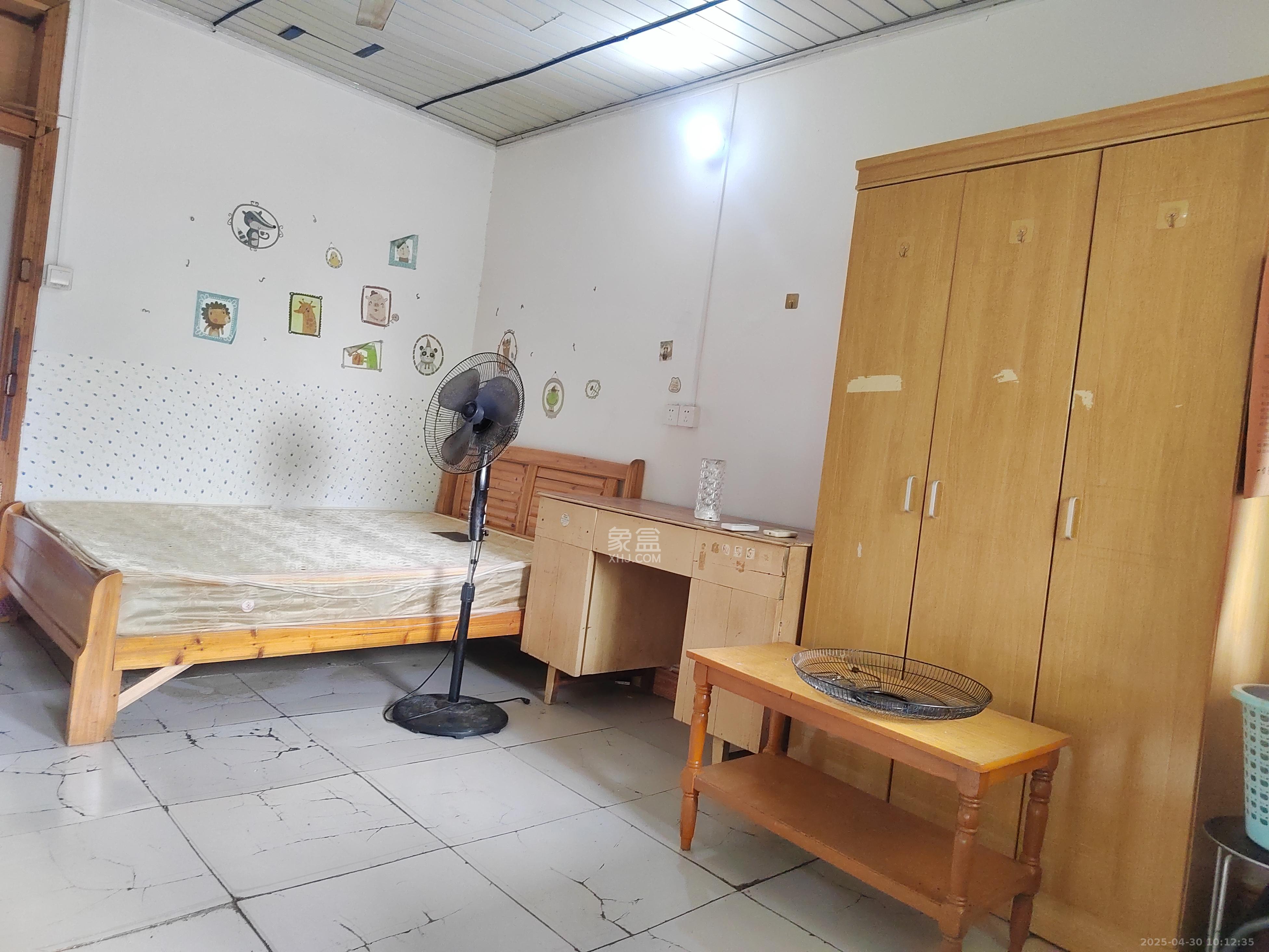 妹子山社区(曙光社区) 2室1厅1卫 1000.0元/月 妹子山社区(曙光社区) 2室1厅1卫 1000.0元/月室内图