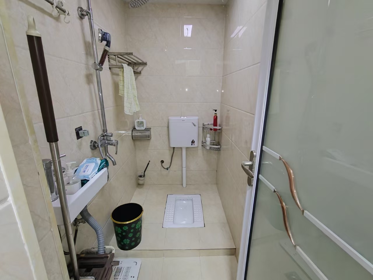 领秀资江 1室1厅1卫 1200.0元/月 领秀资江 1室1厅1卫 1200.0元/月室内图