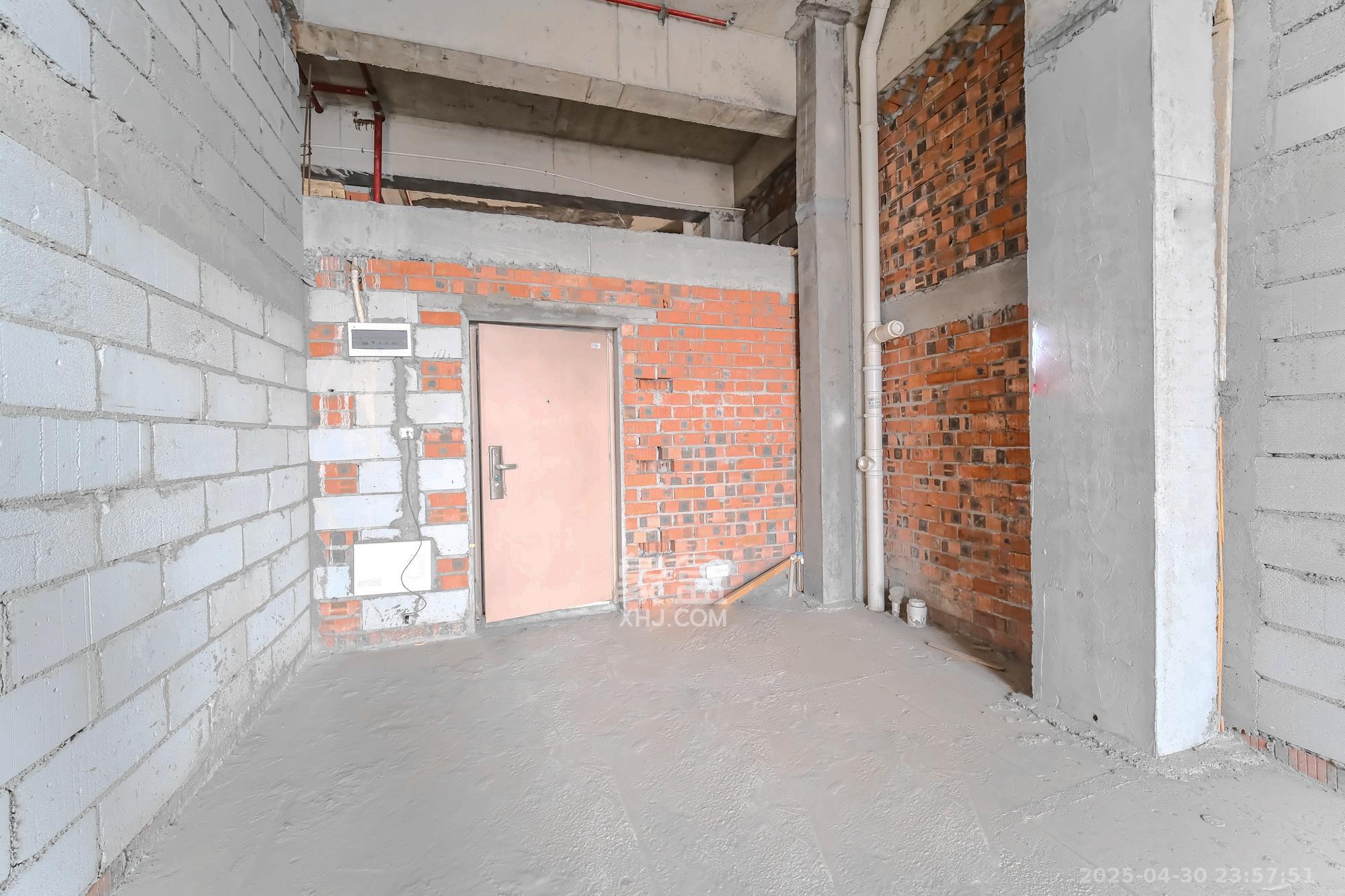 佳俊万家府 1室0厅0卫 29.8万 佳俊万家府 1室0厅0卫 29.8万客厅