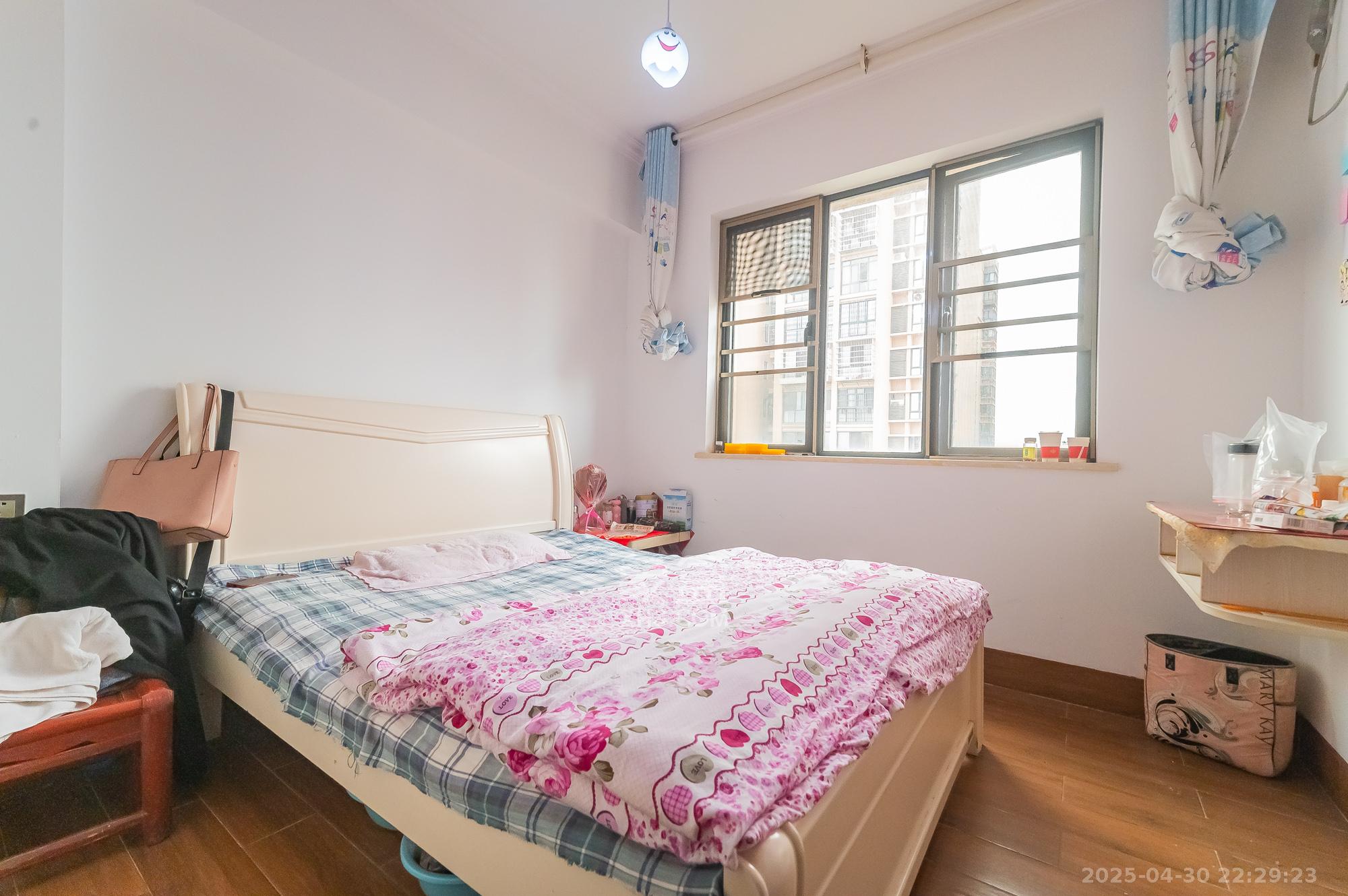 深业睿城 4室2厅2卫 120.8万 深业睿城 4室2厅2卫 120.8万卧室