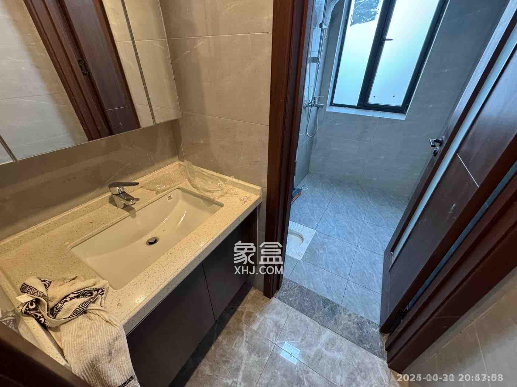 绿地长沙城际空间站（绿地新里佳苑）  4室2厅2卫   3600.00元/月室内图