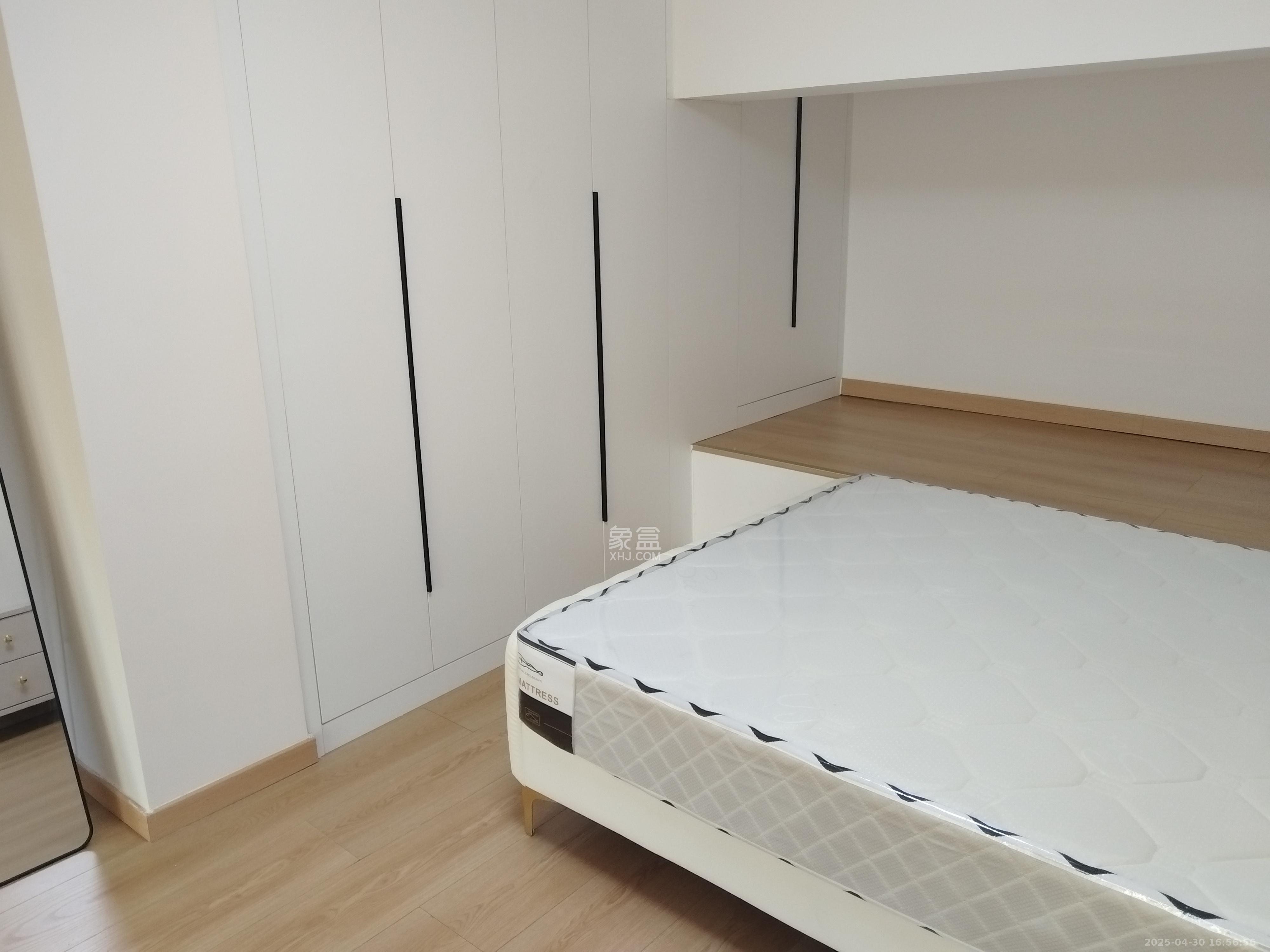 龙湖铂金岛  1室1厅1卫   2200.00元/月室内图
