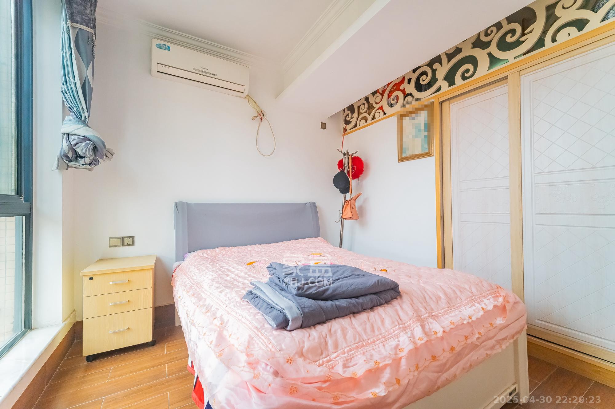 深业睿城 4室2厅2卫 120.8万 深业睿城 4室2厅2卫 120.8万卧室