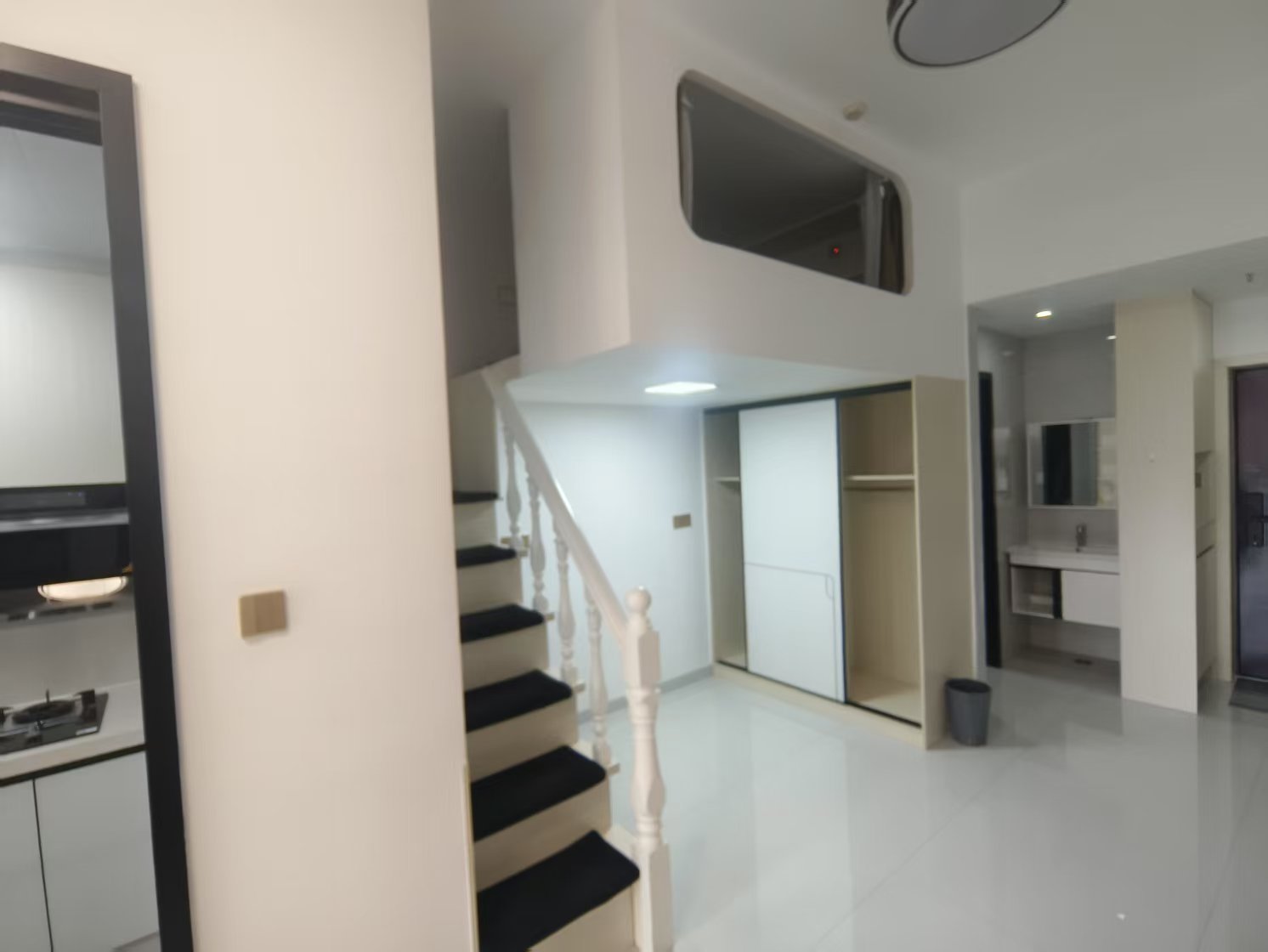 保利香槟国际  1室1厅1卫    21.8万 保利香槟国际  1室1厅1卫    21.8万室内图