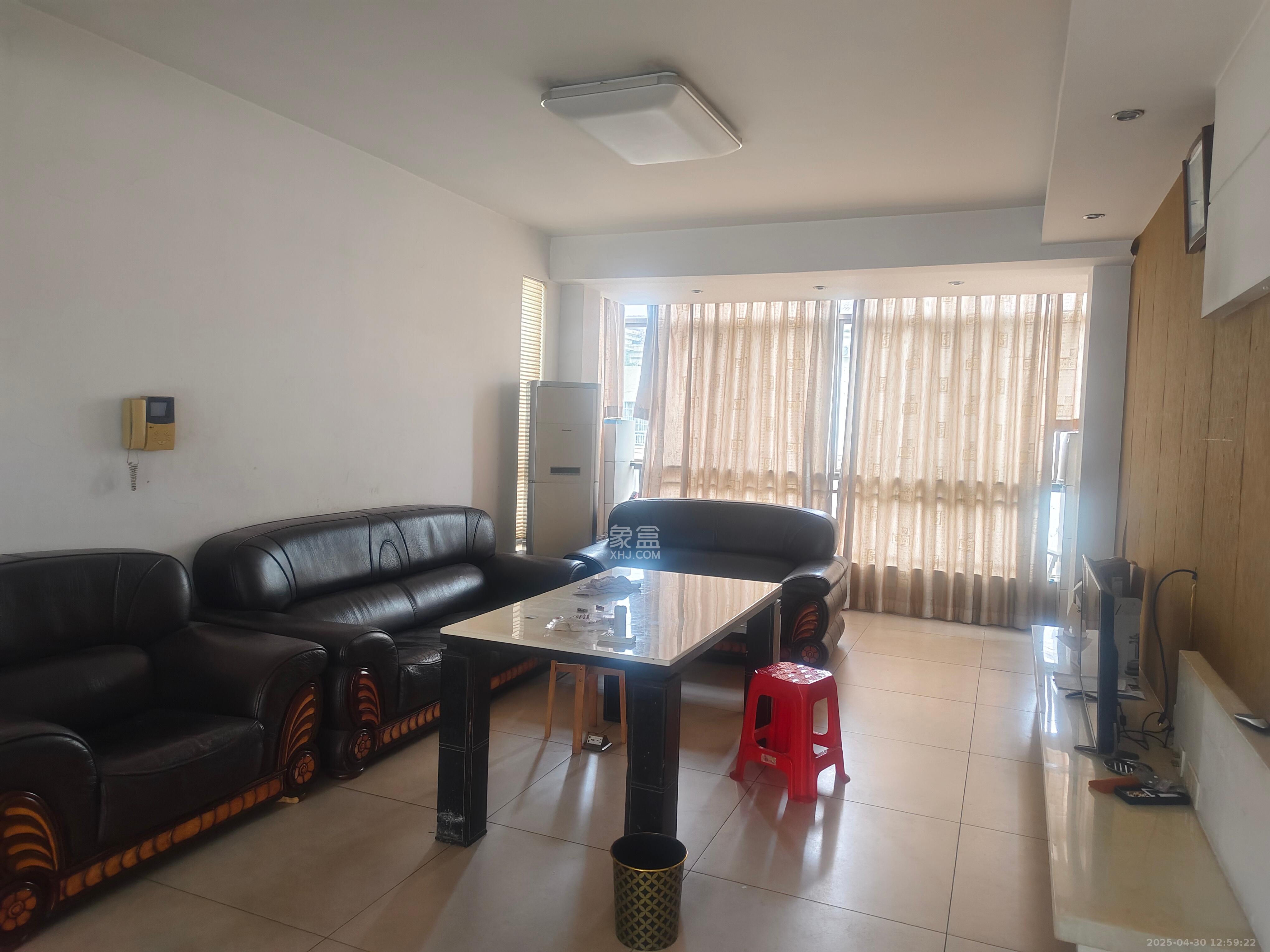 上海城小区  2室1厅1卫    1800.0元/月 上海城小区  2室1厅1卫    1800.0元/月室内图