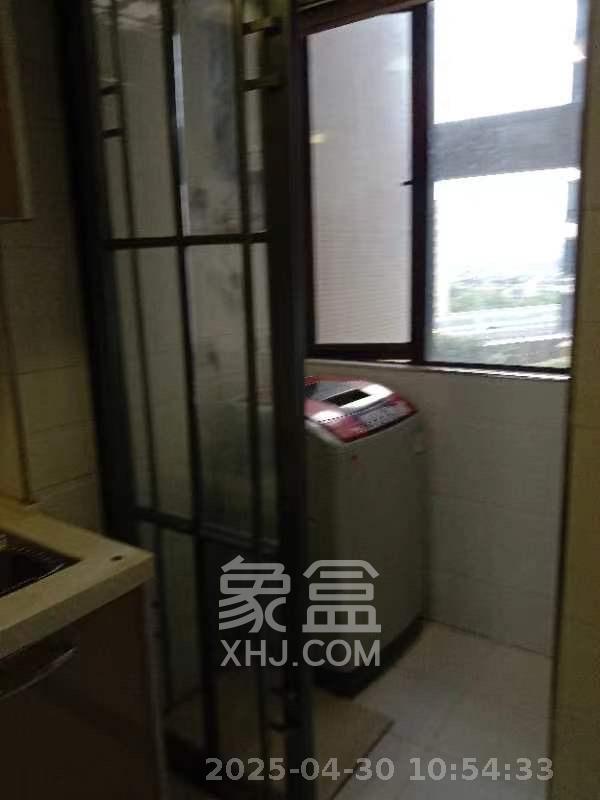 上东辛顿公寓  2室1厅1卫   2100.00元/月室内图