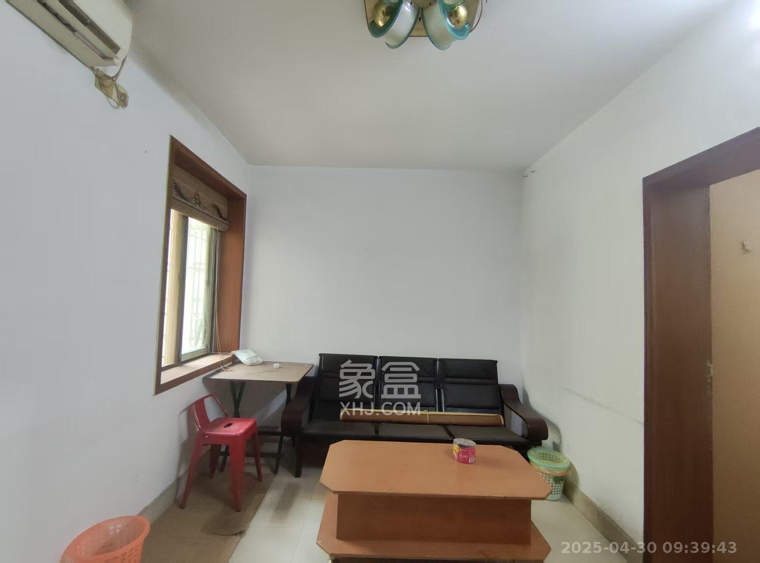 左家塘散盘(营山巷、曾家湾巷、妹子山巷) 2室1厅1卫 1600.0元/月 左家塘散盘(营山巷、曾家湾巷、妹子山巷) 2室1厅1卫 1600.0元/月室内图