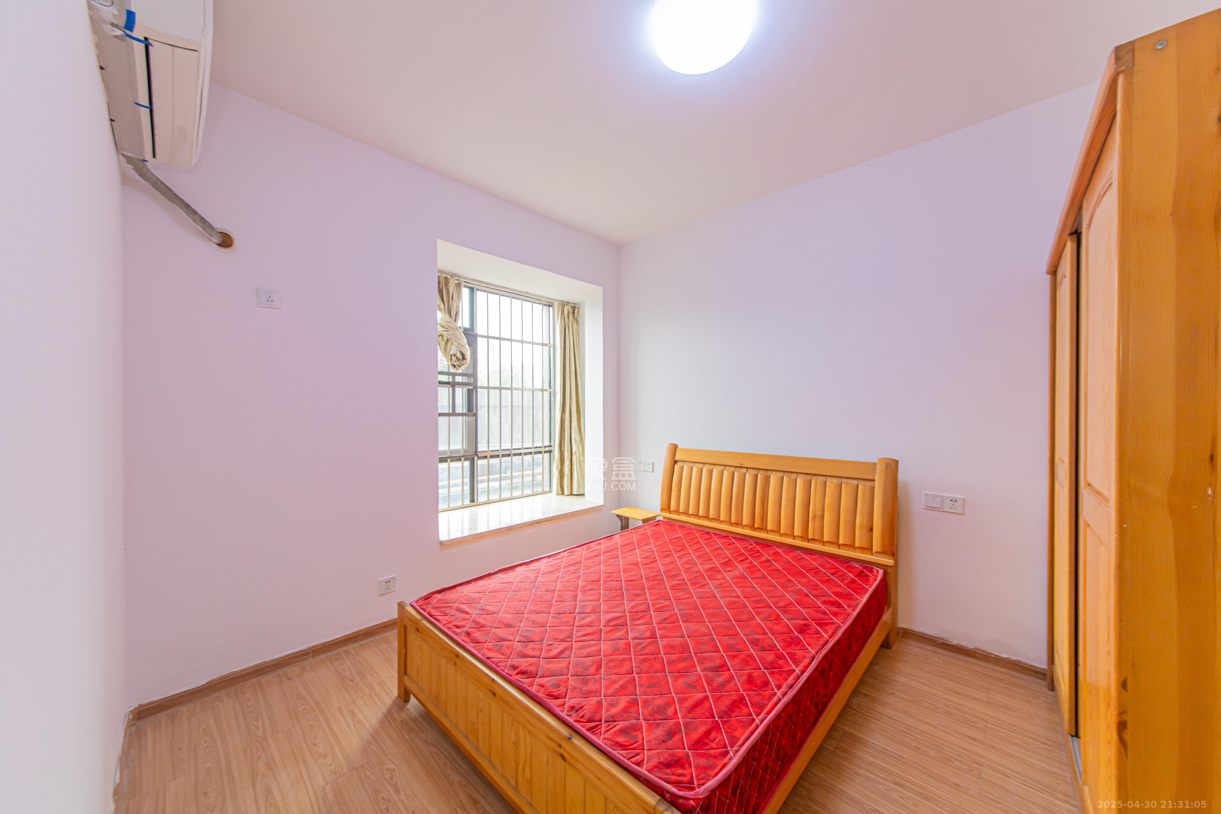 兴汝金城 3室2厅2卫 110.0万 兴汝金城 3室2厅2卫 110.0万卧室