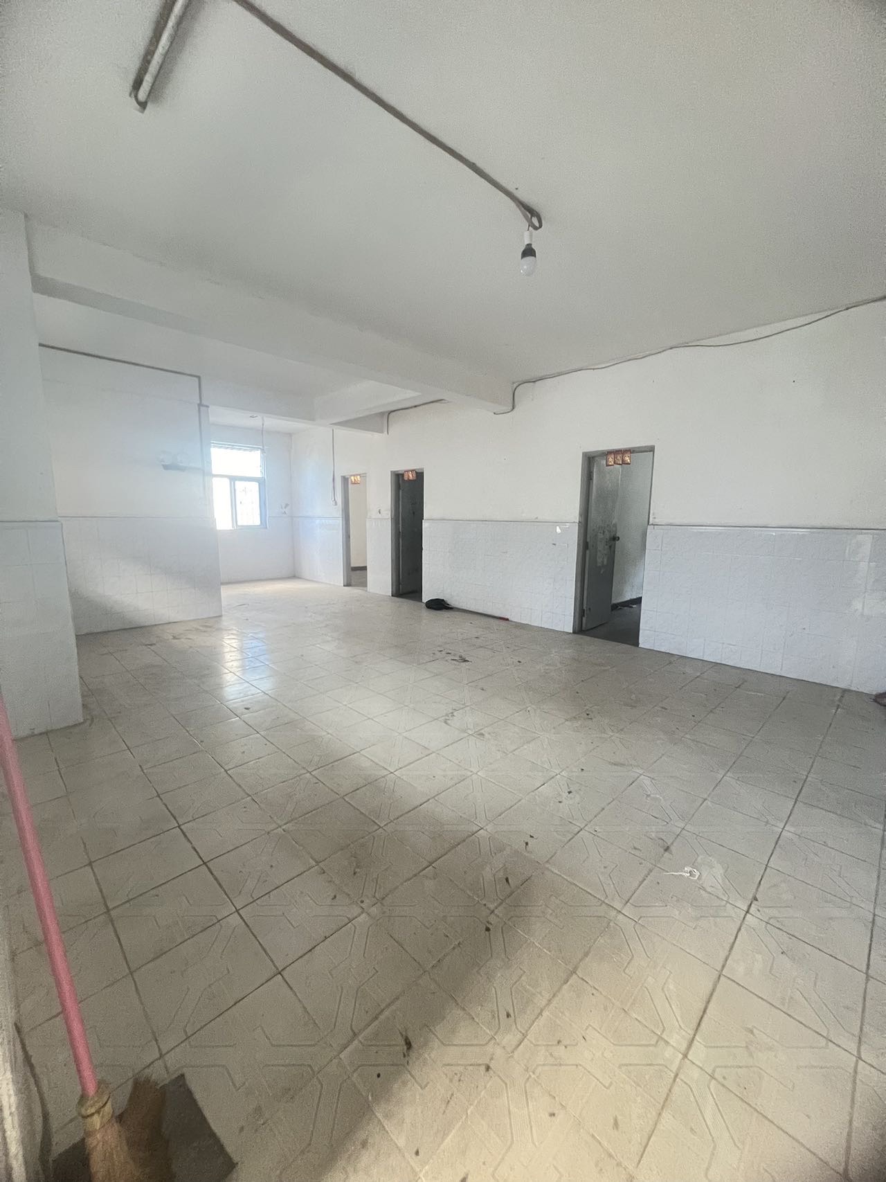 琼建加工厂宿舍（高登西街）  1室0厅0卫   113.00万客厅