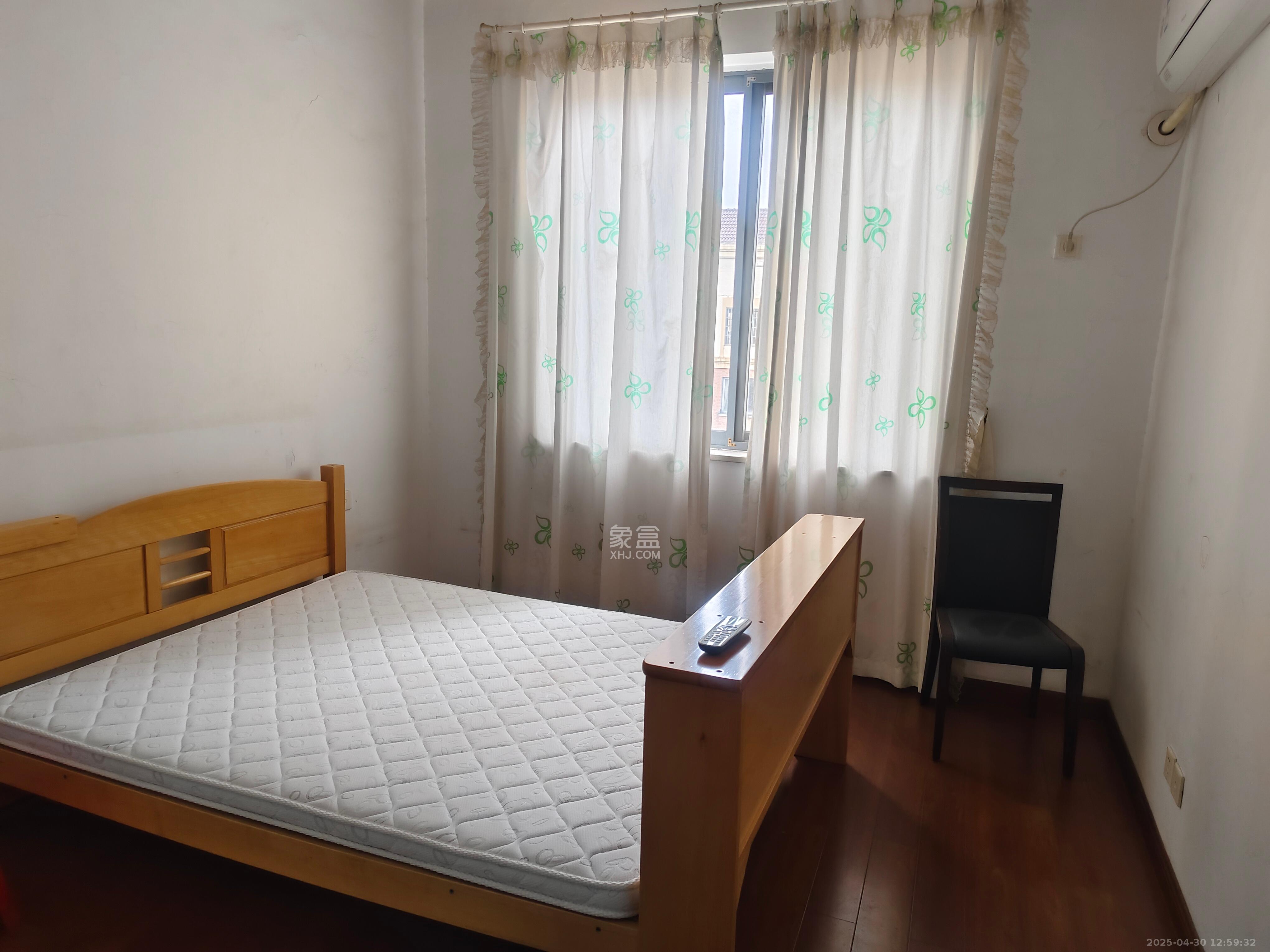 上海城小区  2室1厅1卫    1800.0元/月 上海城小区  2室1厅1卫    1800.0元/月室内图