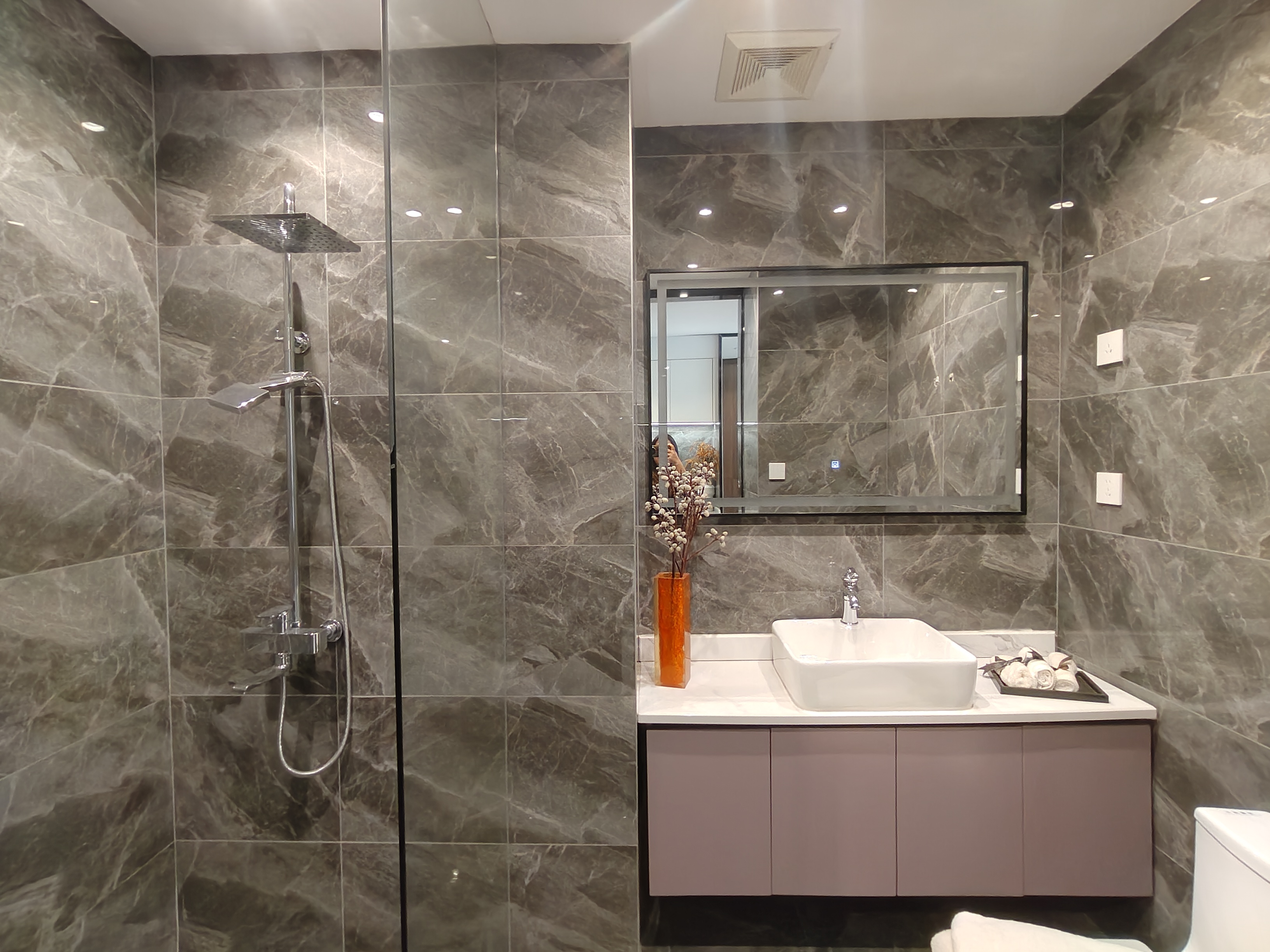 俊景万和城 1室1厅1卫 1600.0元/月 俊景万和城 1室1厅1卫 1600.0元/月室内图