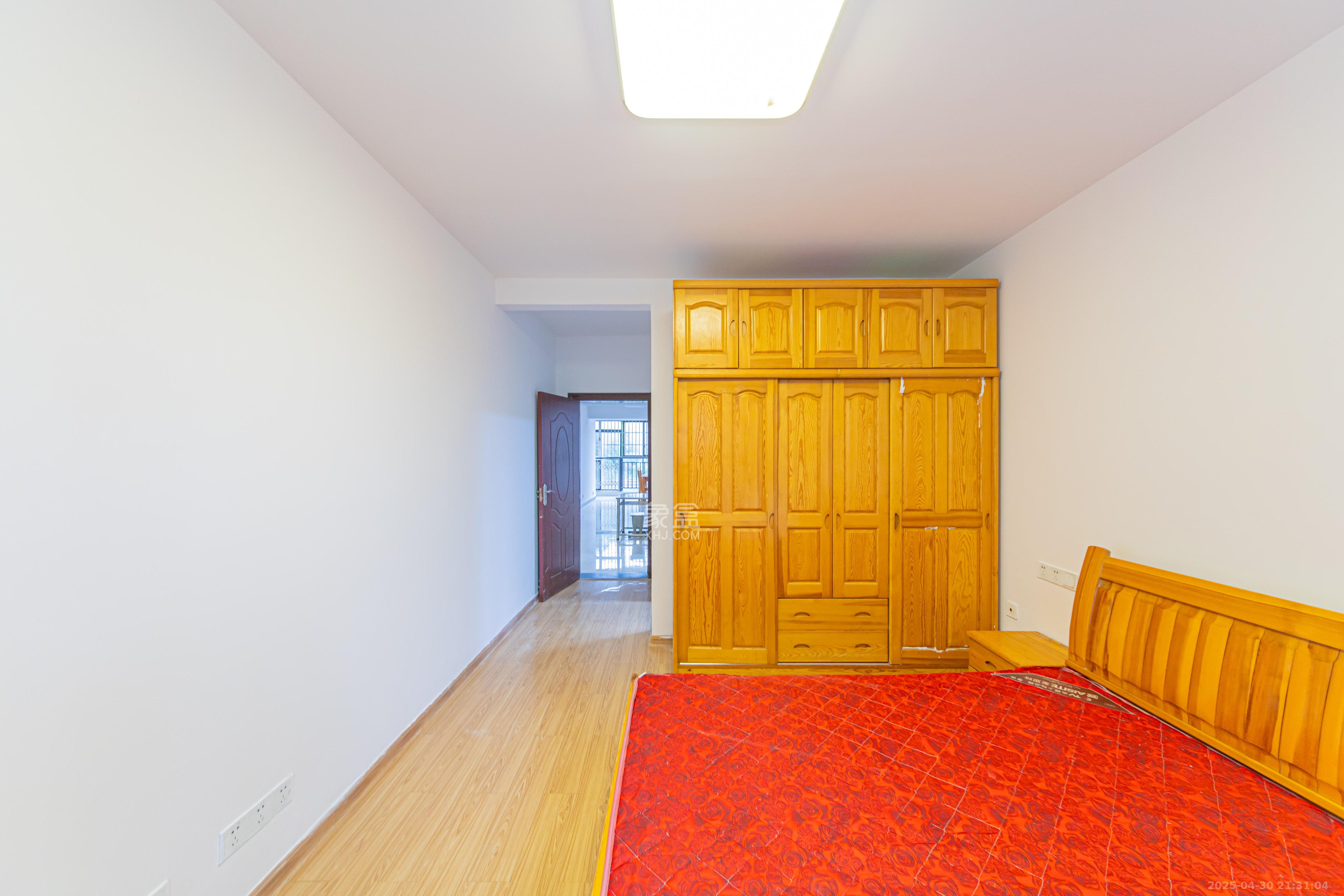 兴汝金城 3室2厅2卫 110.0万 兴汝金城 3室2厅2卫 110.0万卧室