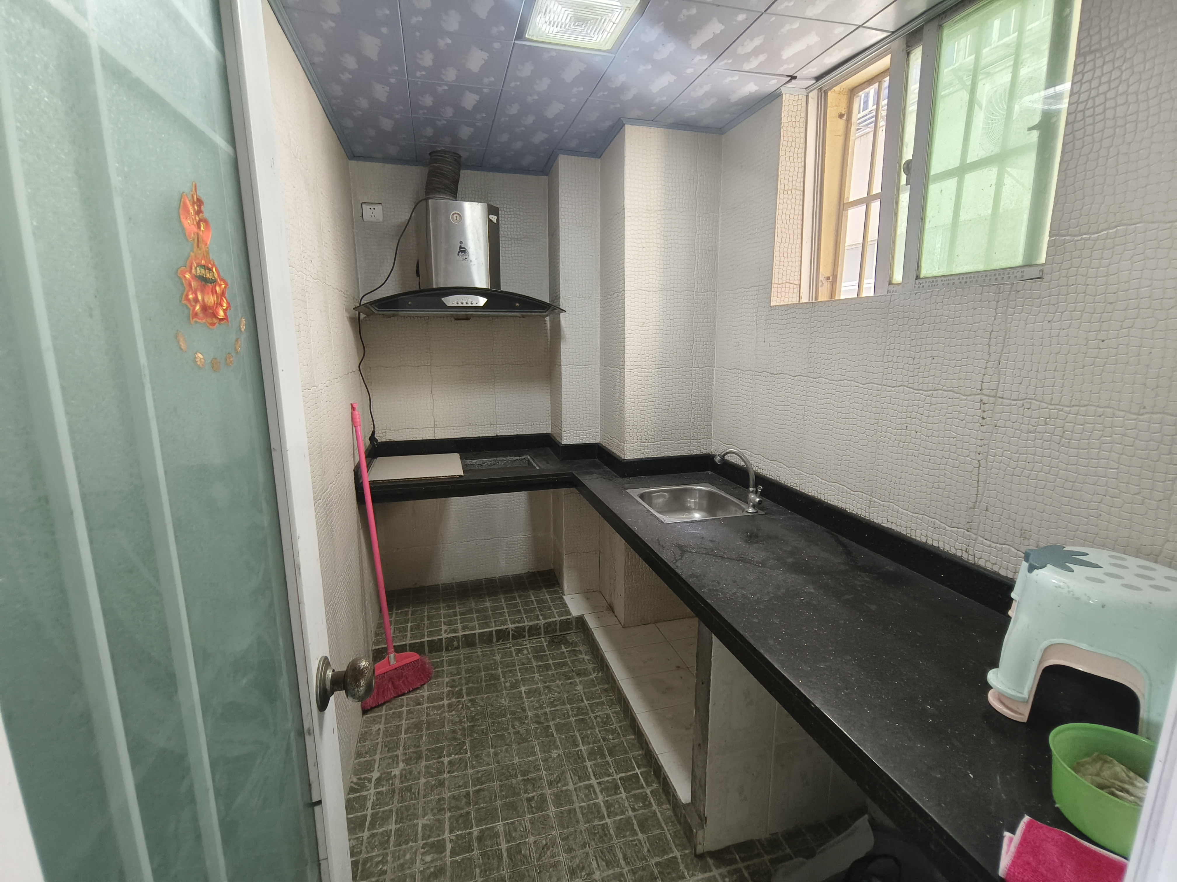 凤翔大厦 1室1厅1卫 69.0万 凤翔大厦 1室1厅1卫 69.0万厨房