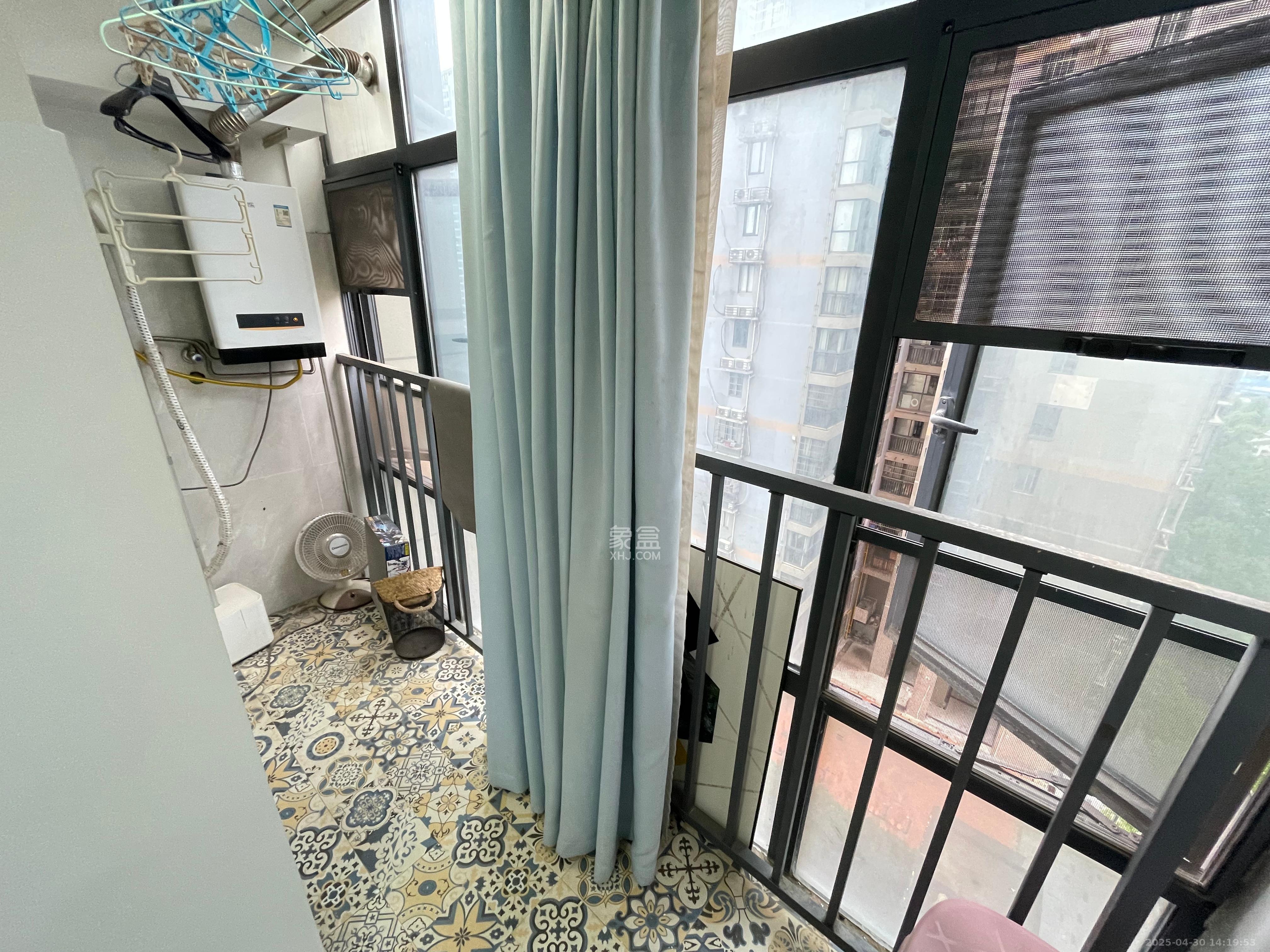 麓江春  2室1厅1卫   2200.00元/月室内图