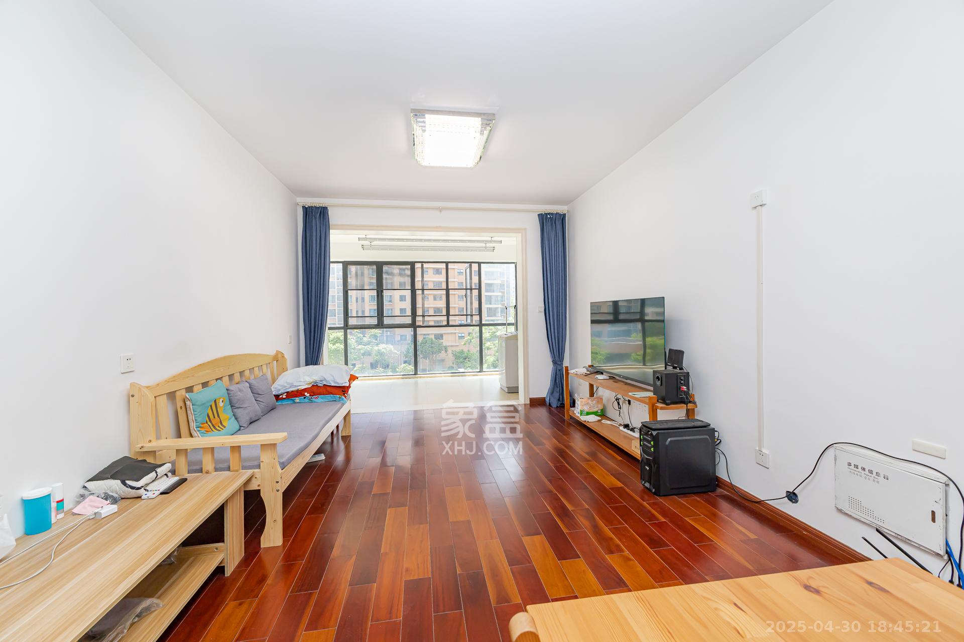 明发国际城 2室1厅1卫 68.8万 明发国际城 2室1厅1卫 68.8万客厅